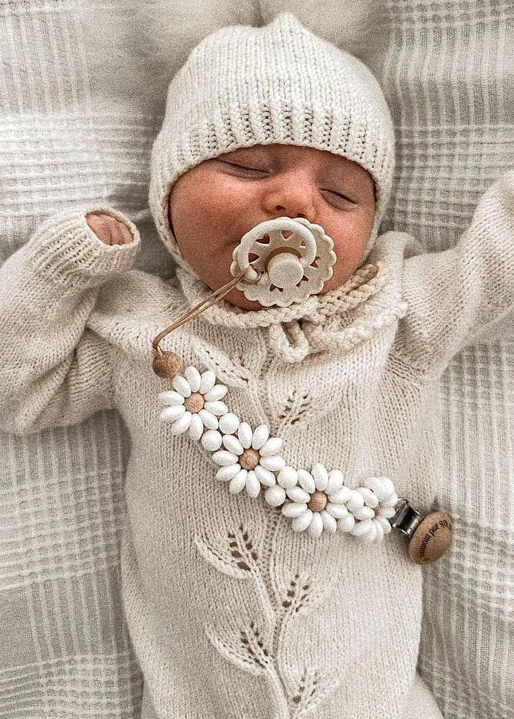 Pastel Daisy Pacifier Clip