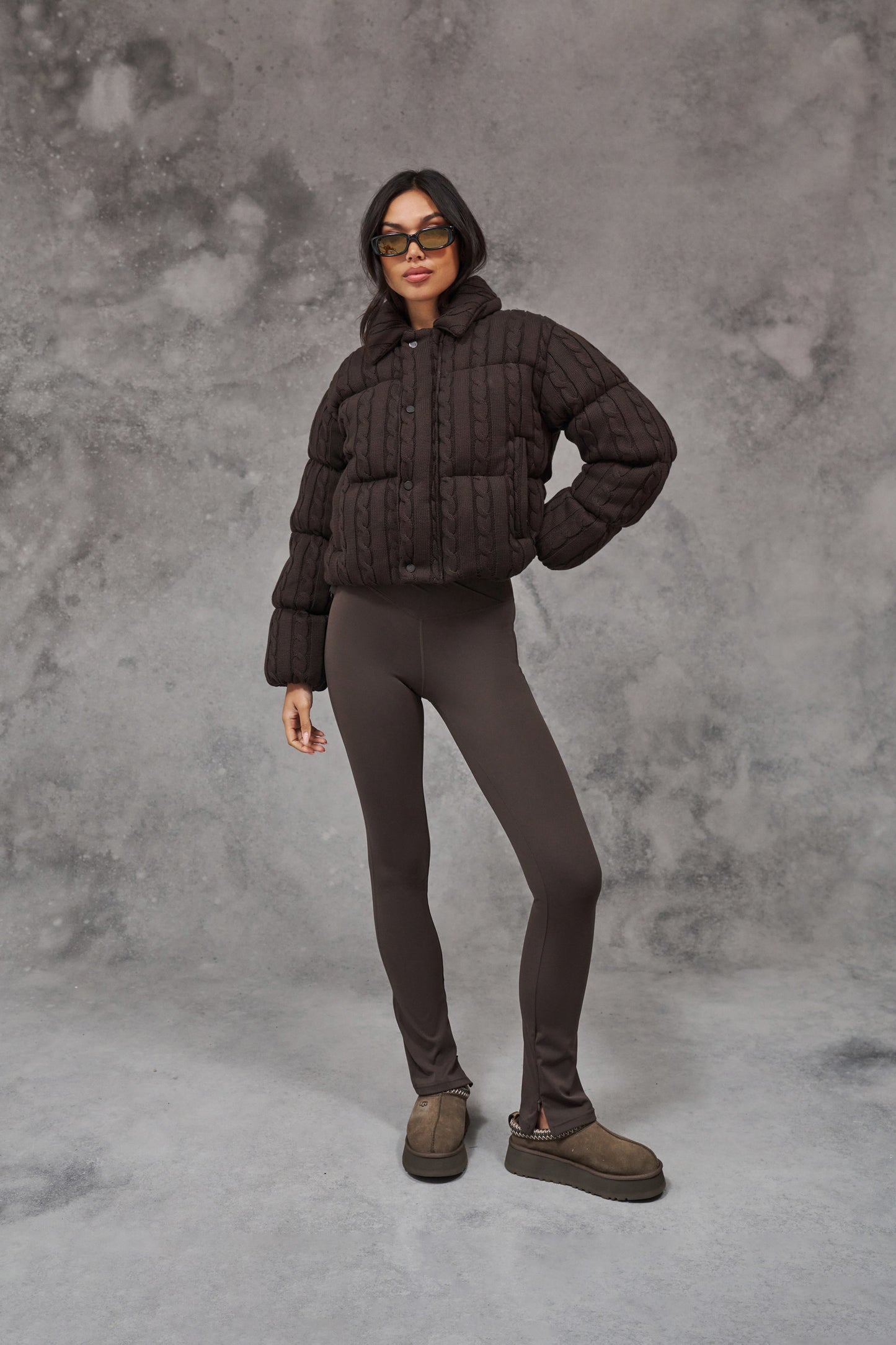 CABLE KNITTED PUFFER - BROWN