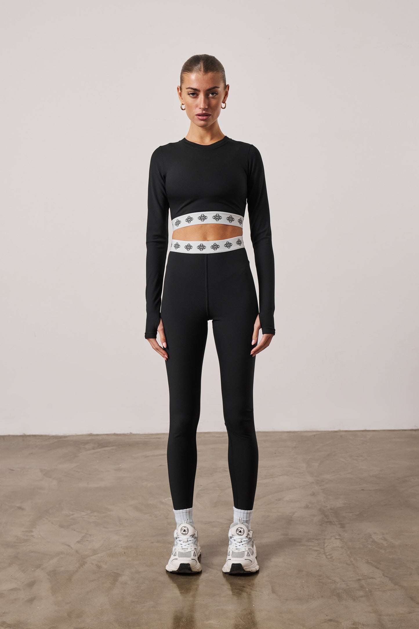 BRANDED WAISTBAND FITTED RIBBED TOP - BLACK