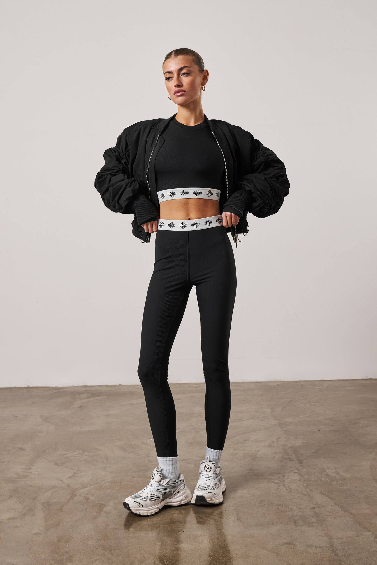 BRANDED WAISTBAND FITTED RIBBED TOP - BLACK