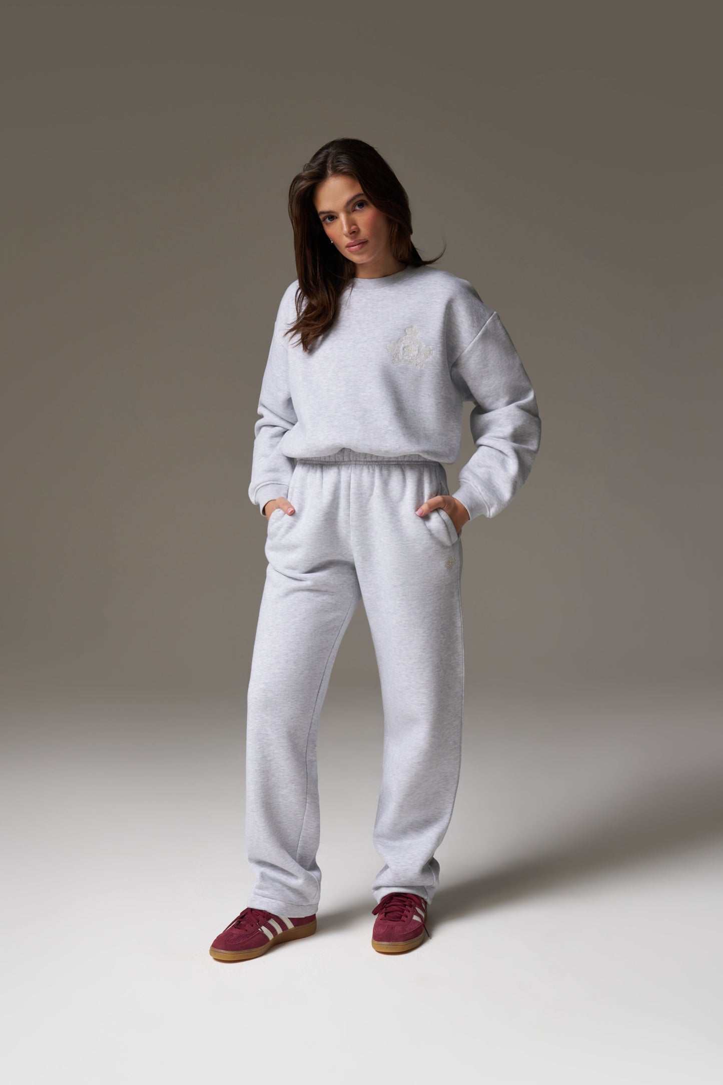 EMBROIDERED CREST RELAXED JOGGERS - GREY MARL