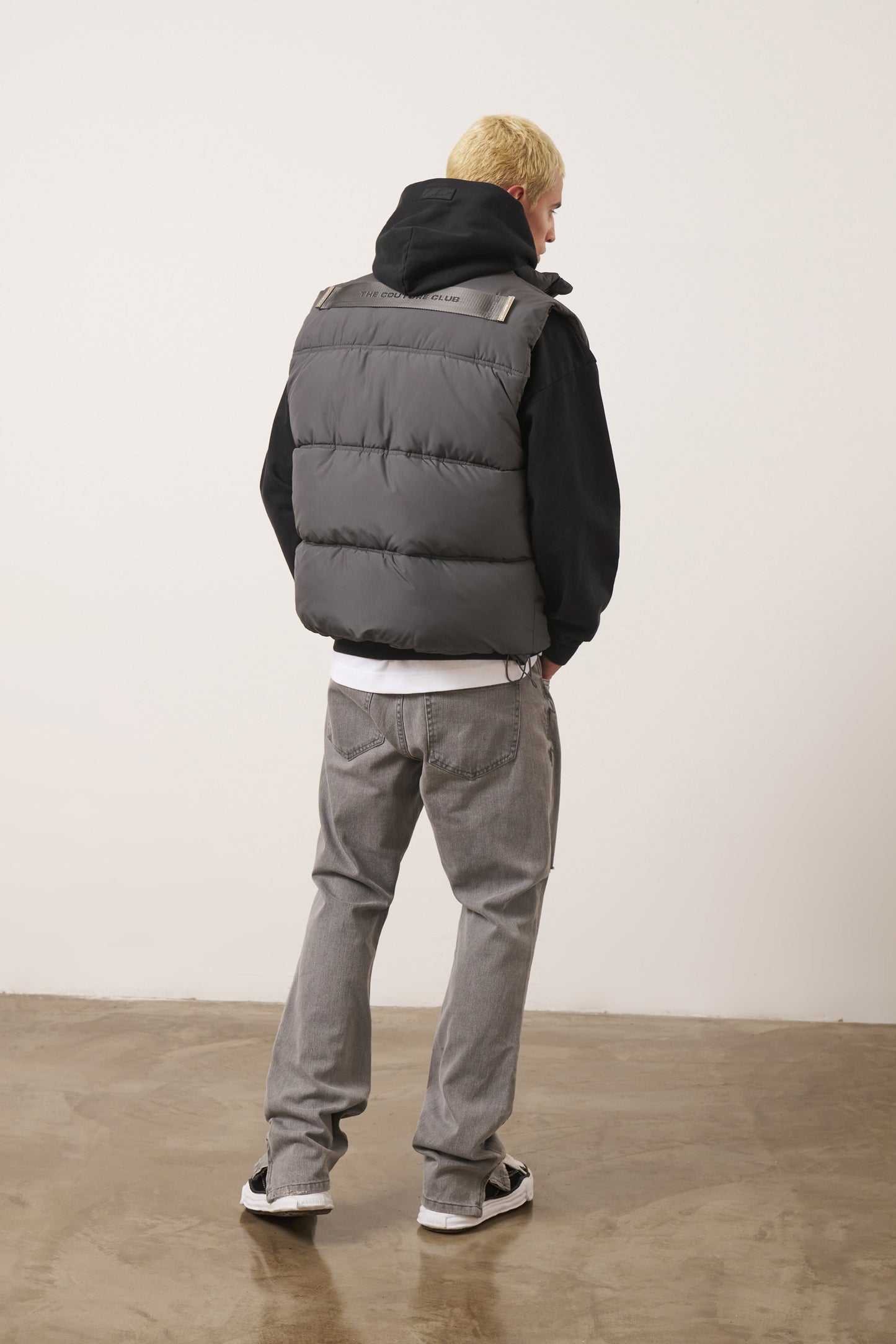 ESSENTIALS MATTE GILET - CHARCOAL