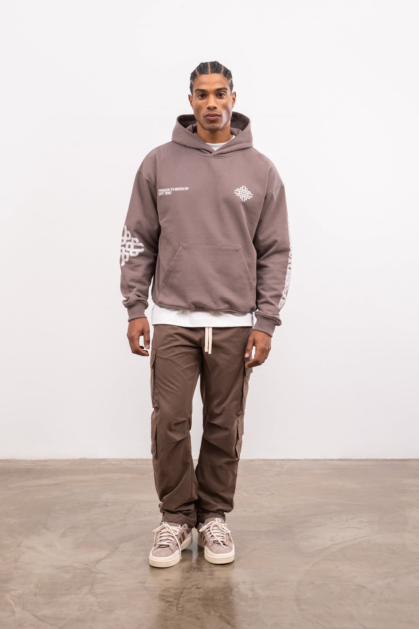 BLURRED EMBLEM GRAPHIC HOODIE - BROWN