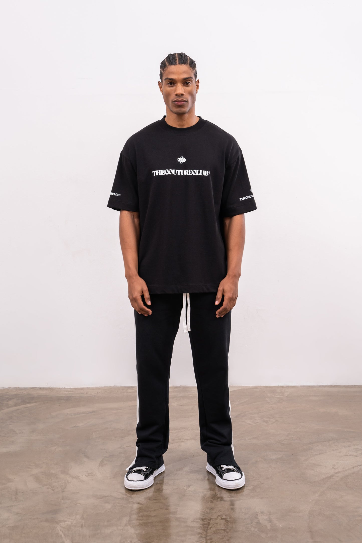 EMBLEM COPYRIGHT T-SHIRT - BLACK