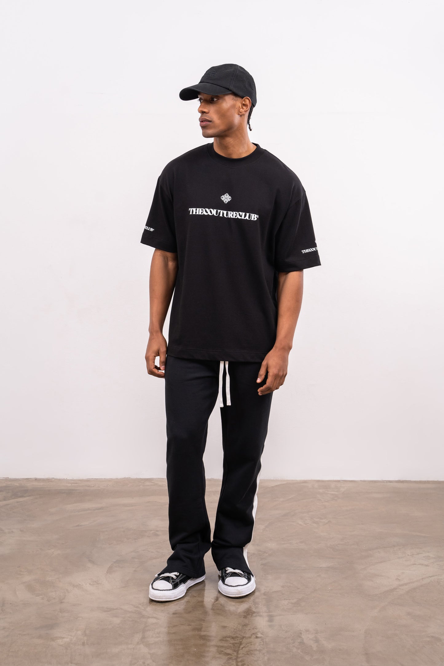 EMBLEM COPYRIGHT T-SHIRT - BLACK