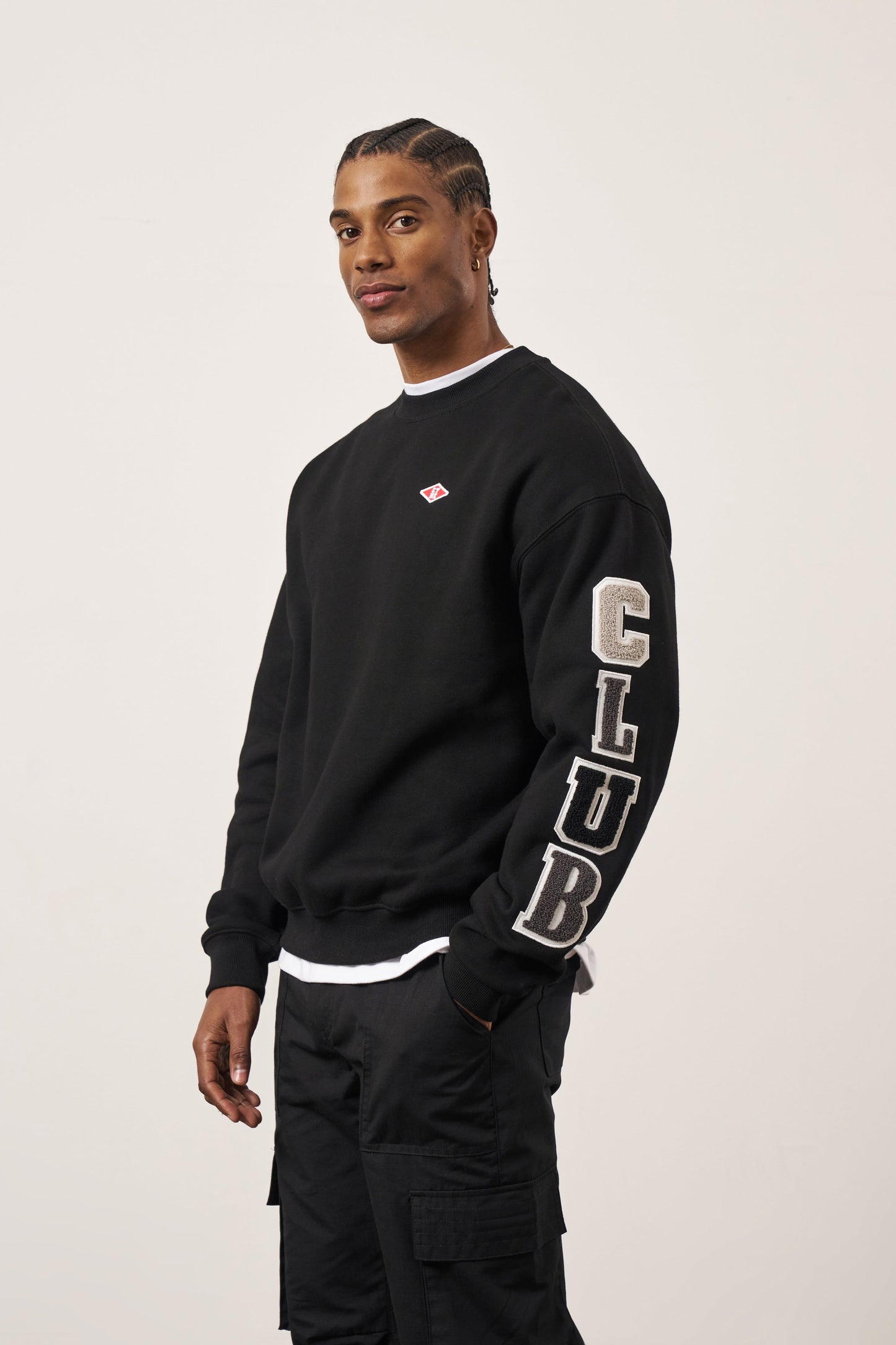 MULTIBADGE CHENILLE SWEATSHIRT - BLACK
