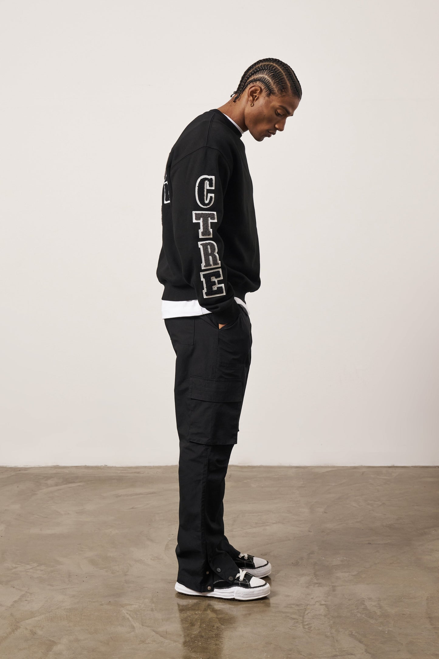 MULTIBADGE CHENILLE SWEATSHIRT - BLACK