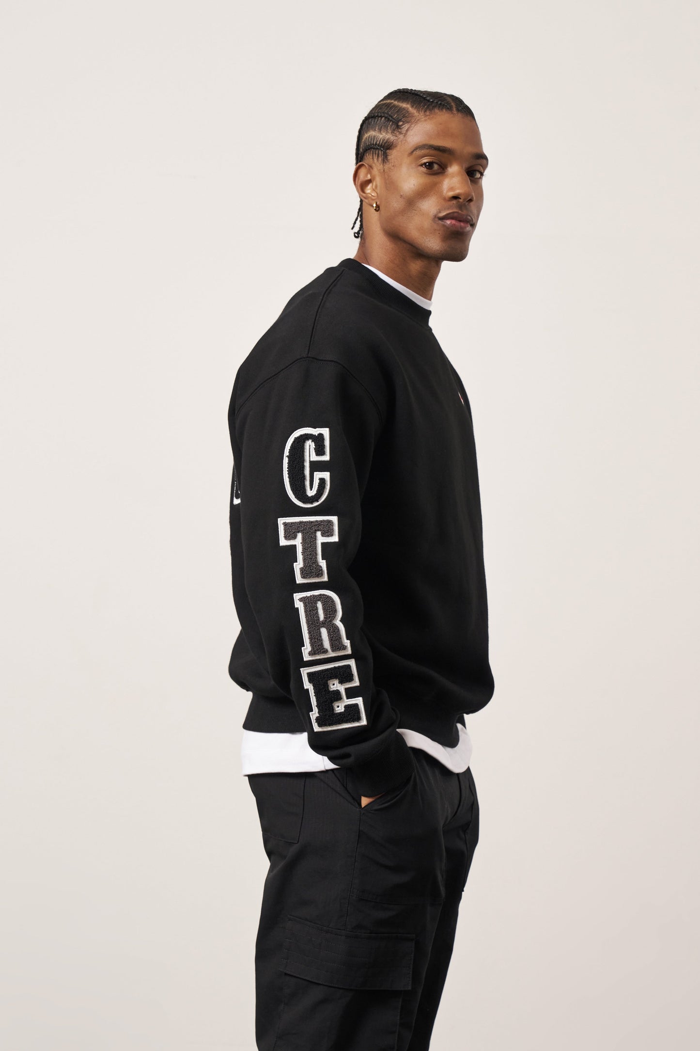 MULTIBADGE CHENILLE SWEATSHIRT - BLACK