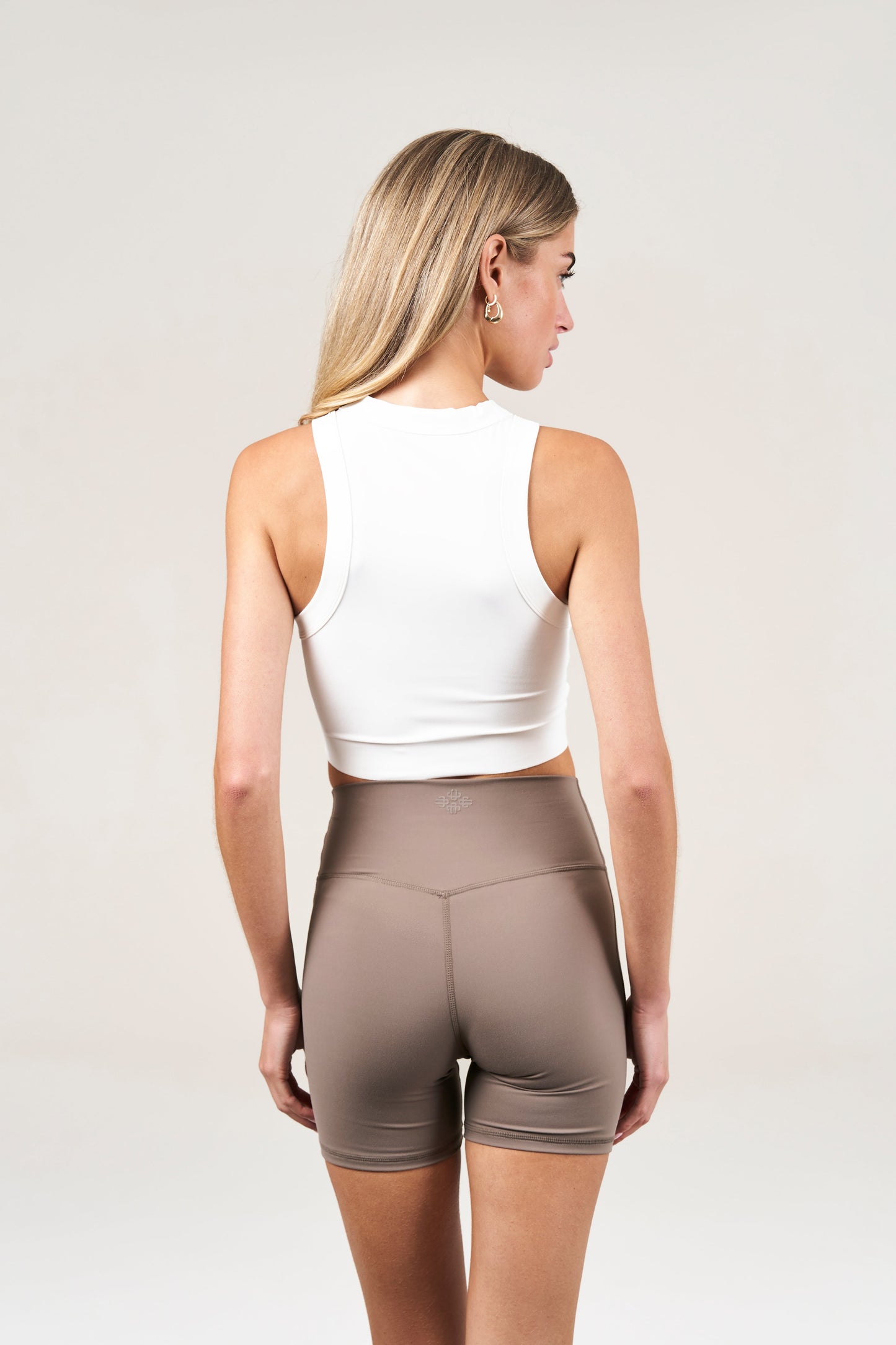 SCULPTING STRETCH EMBLEM RACER - OFF WHITE