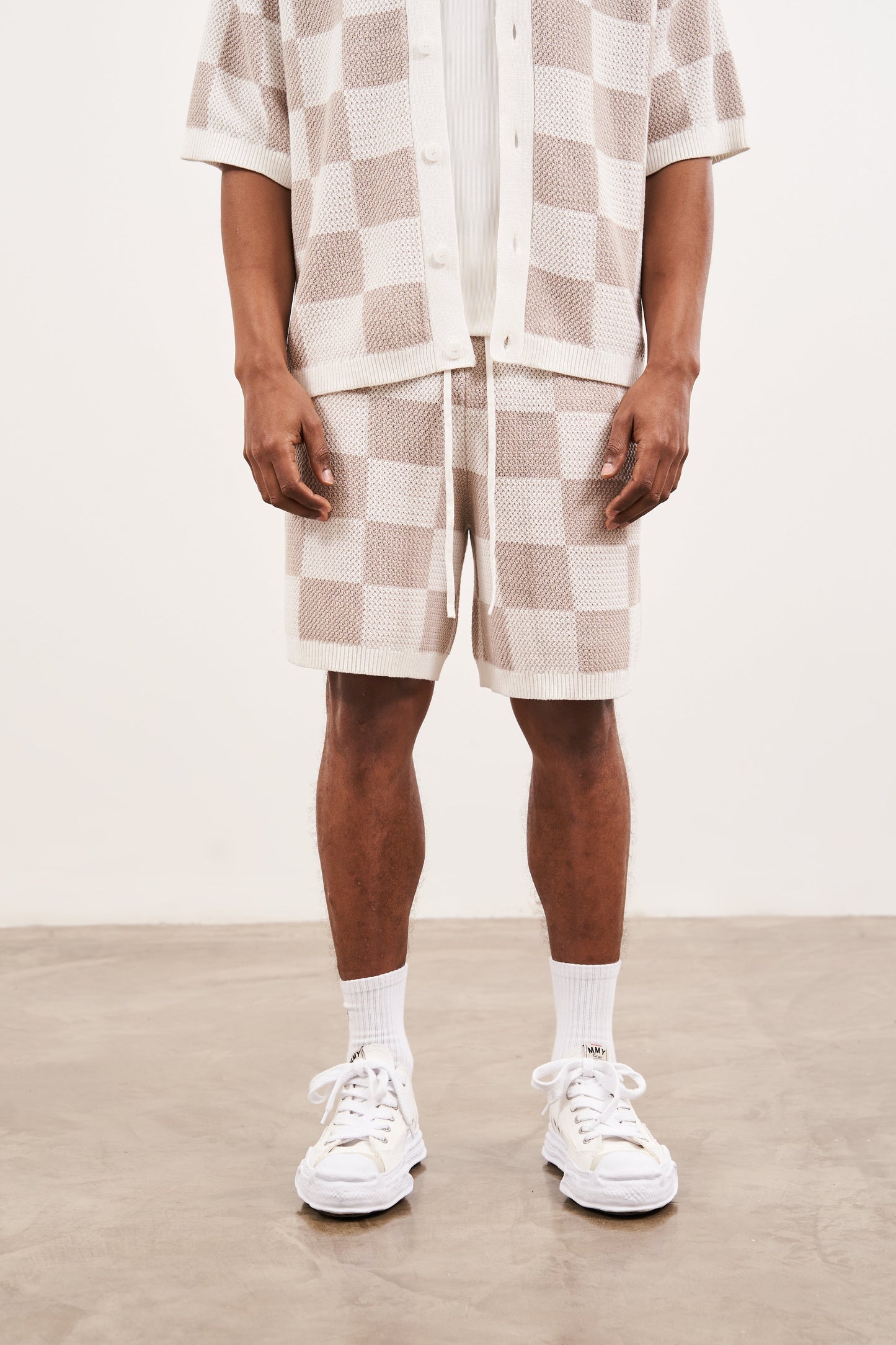 KNITTED CHECKERBOARD SHORTS - OFF WHITE