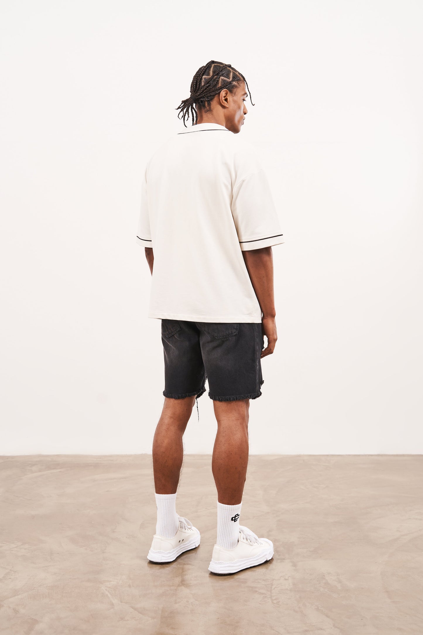 DISTRESSED RAW HEM DENIM SHORTS - WASHED BLACK