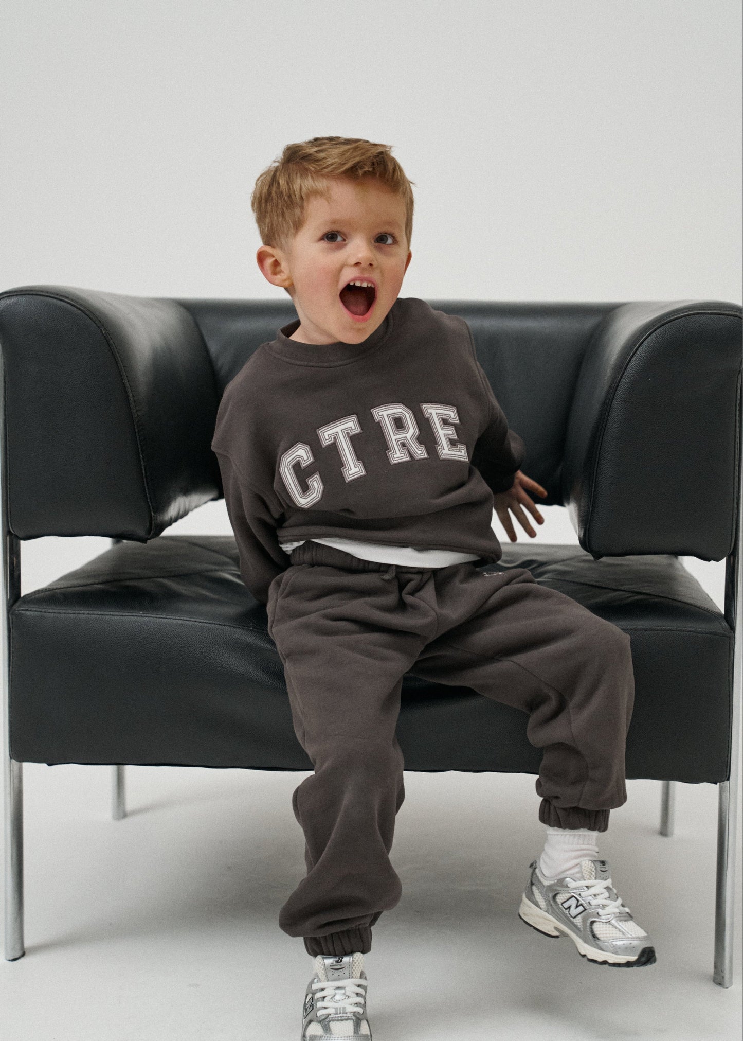 Kids Ctre Sweatshirt in Brown