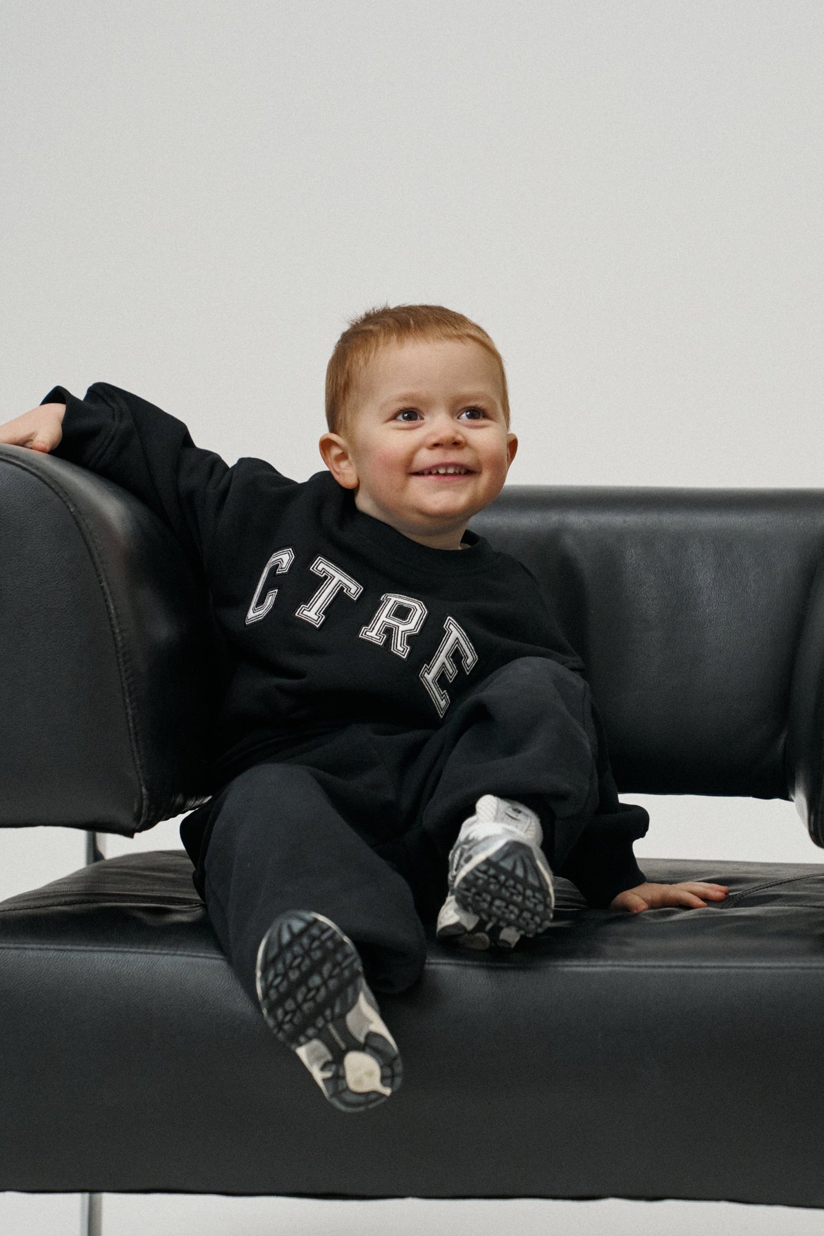 JUNIOR CTRE SWEATSHIRT - BLACK