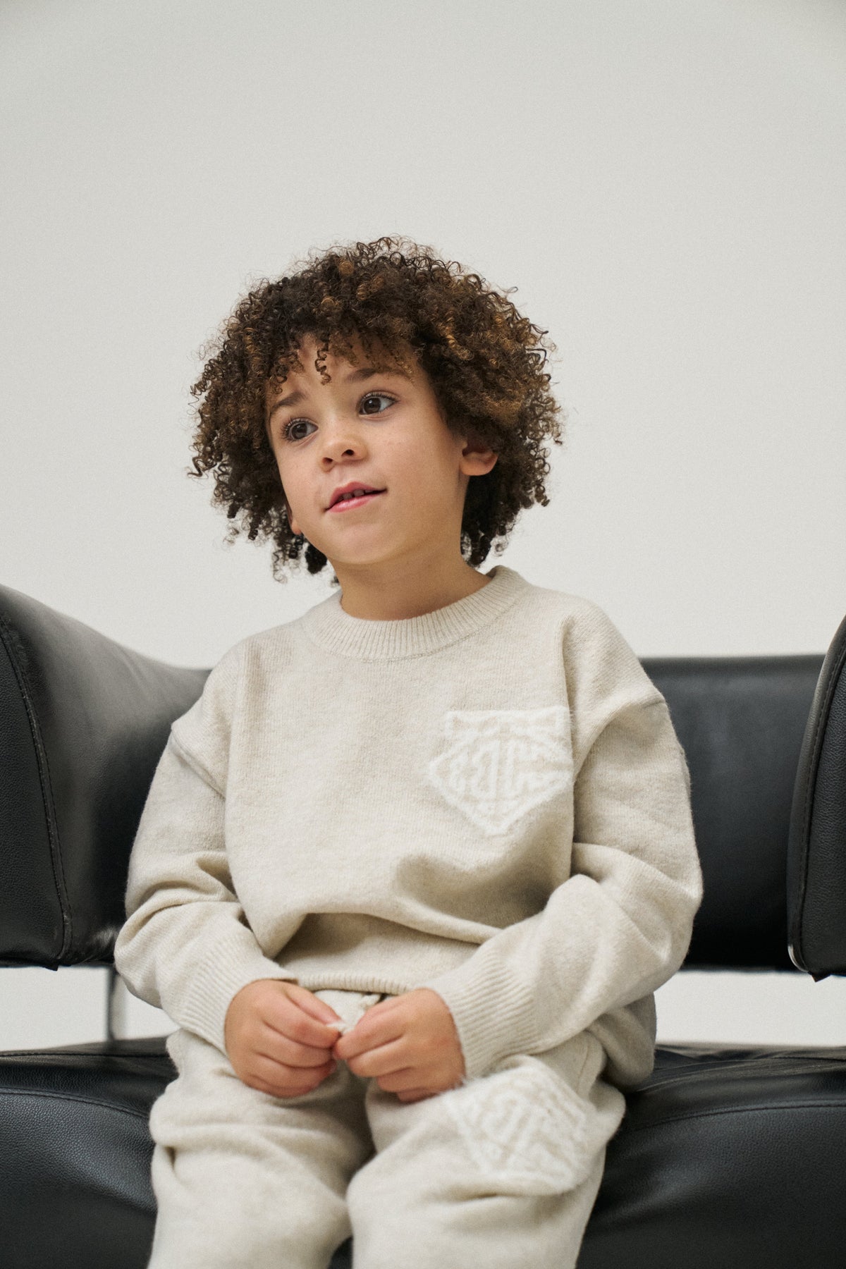 JUNIOR MONOGRAM FLUFFY KNIT CREW - BEIGE