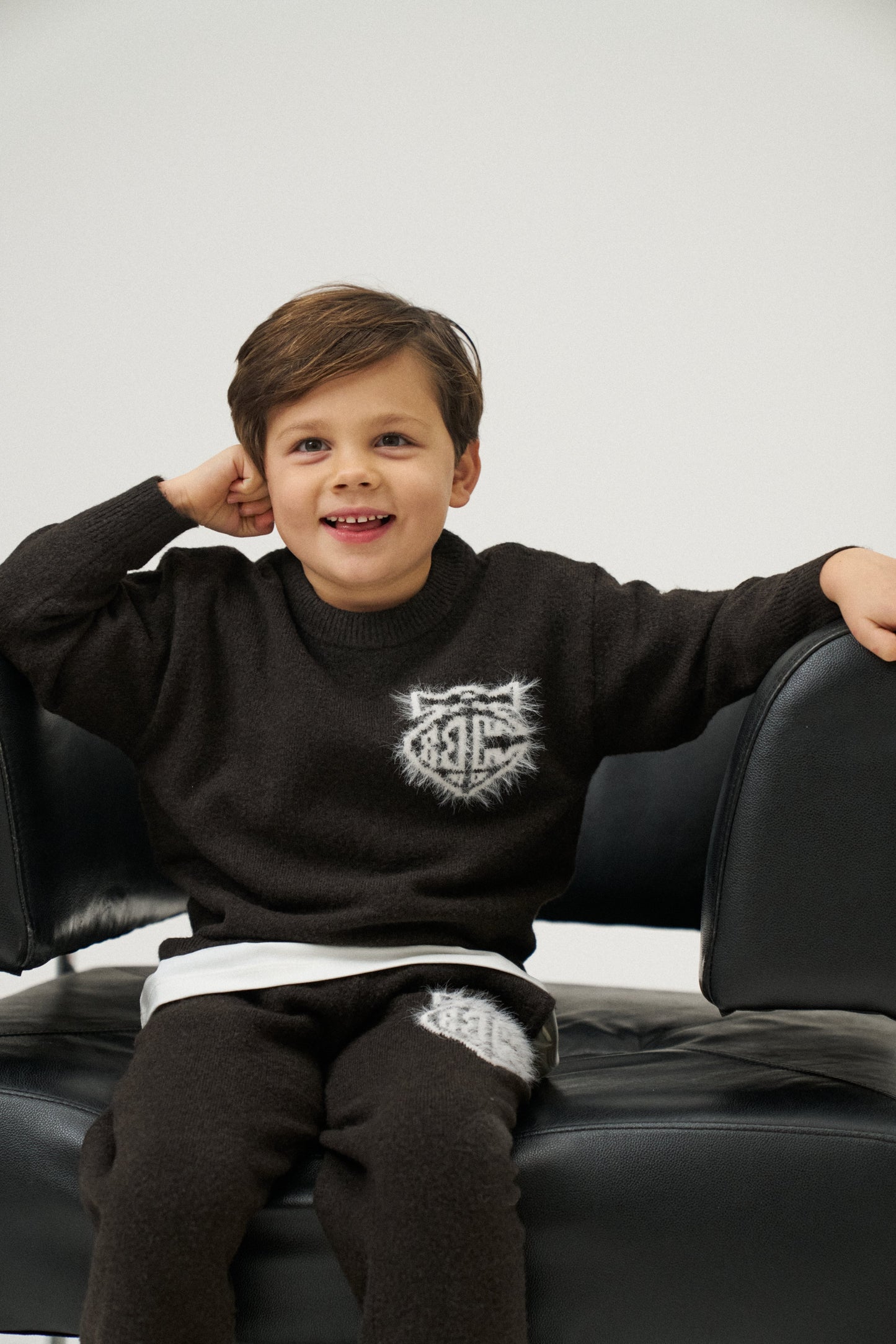 JUNIOR MONOGRAM FLUFFY KNIT CREW - BROWN