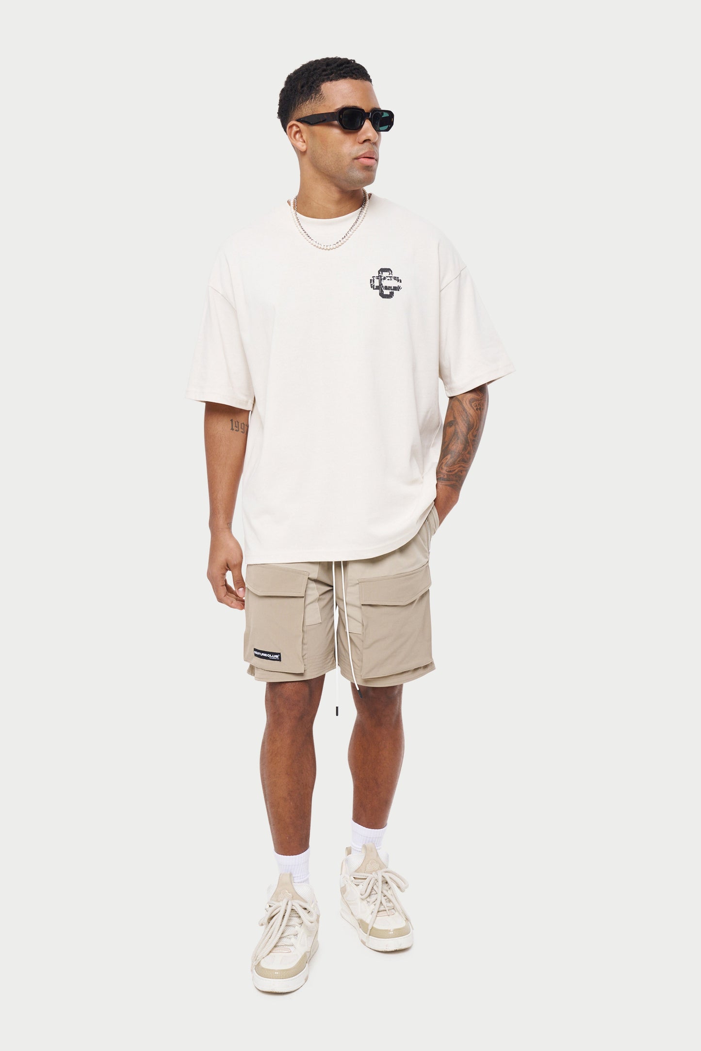 PANELLED CARGO SHORTS - BEIGE