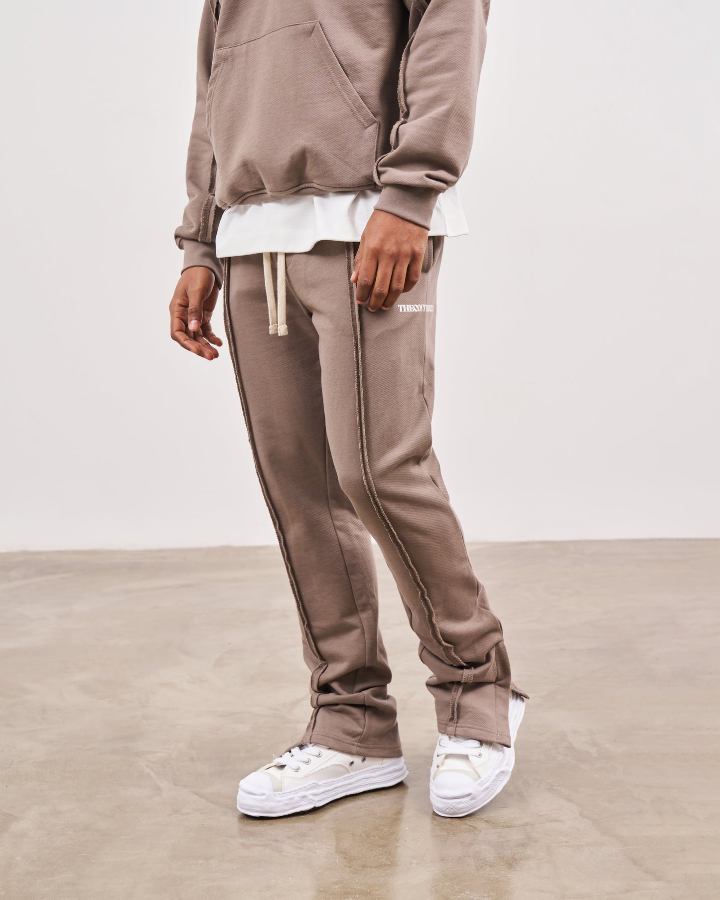 RAW SEAM STRAIGHT LEG JOGGERS - COFFEE