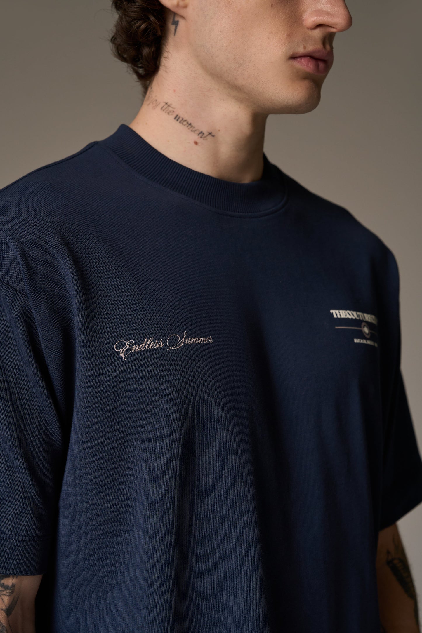 ENDLESS SUMMER GRAPHIC T-SHIRT - NAVY