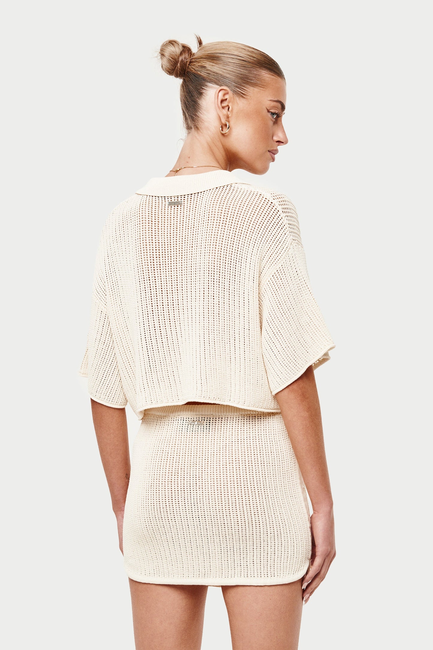 KNITTED CROPPED RESORT SHIRT - OFF WHITE