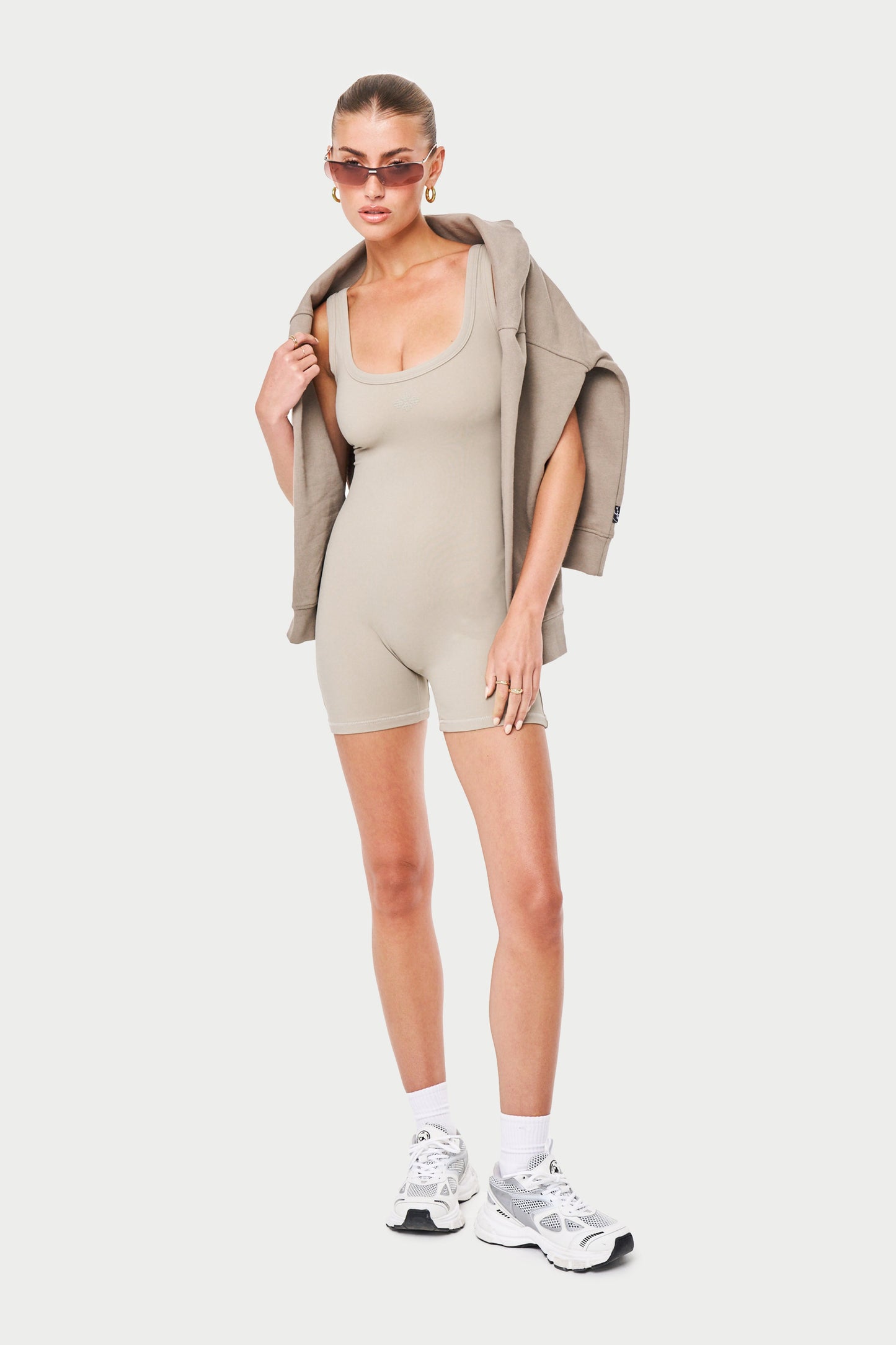 SCULPTING STRETCH EMBLEM UNITARD - BEIGE