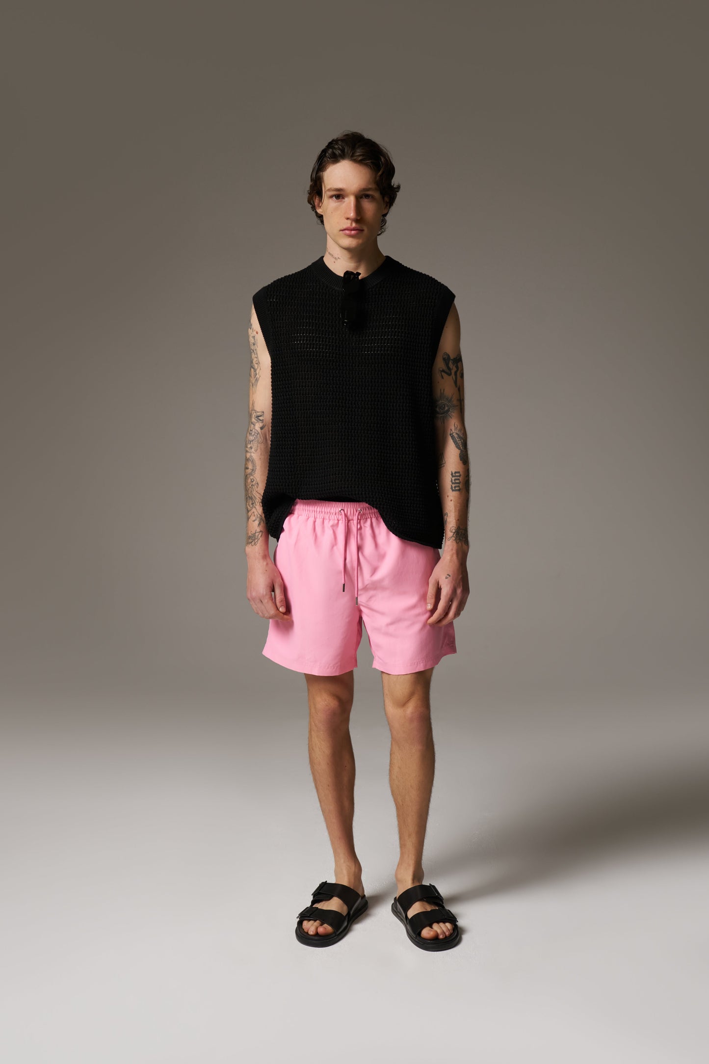WATER REACTIVE EMBLEM SWIM SHORT - PINK