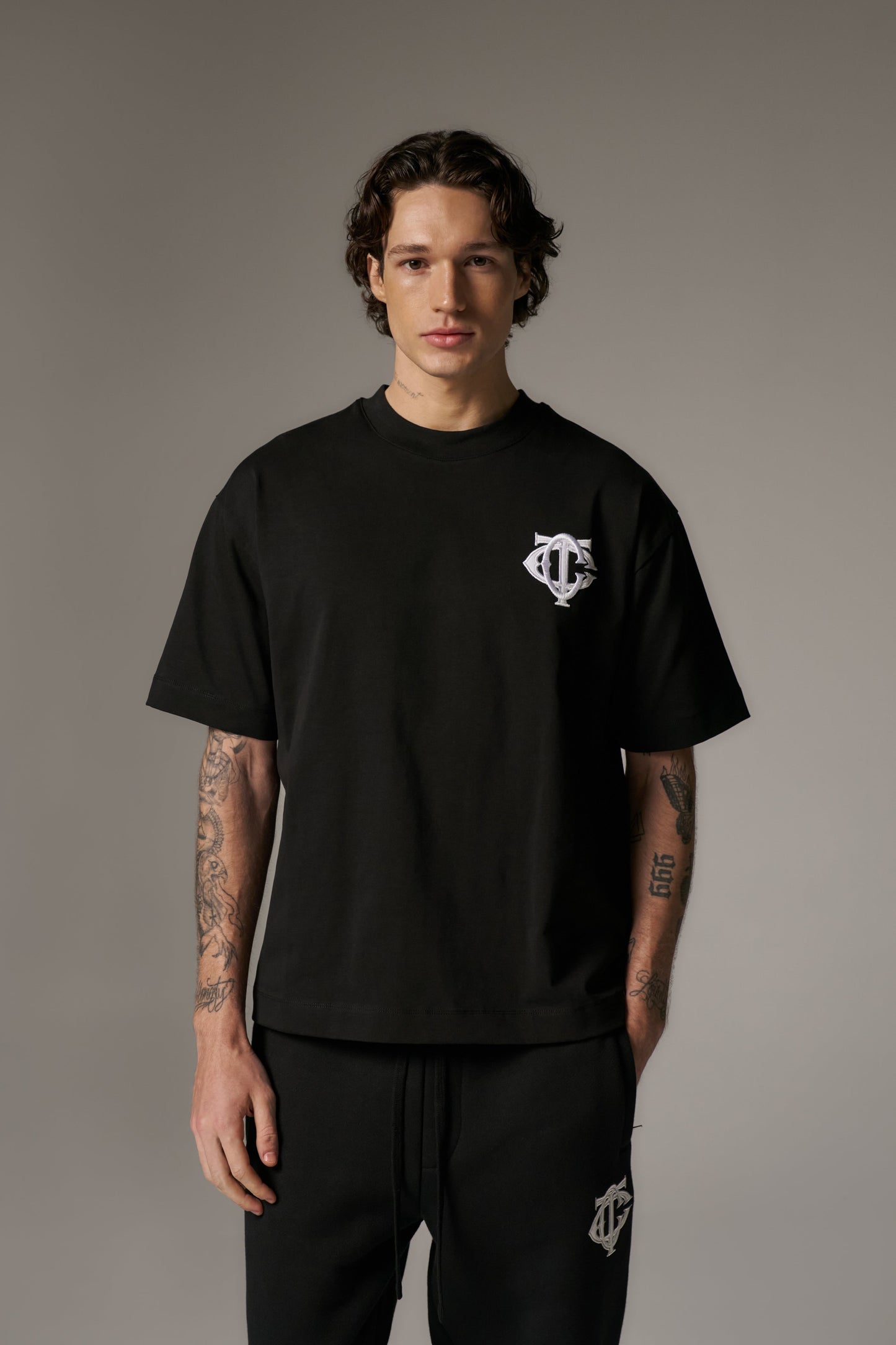 MONOGRAM T-SHIRT - BLACK
