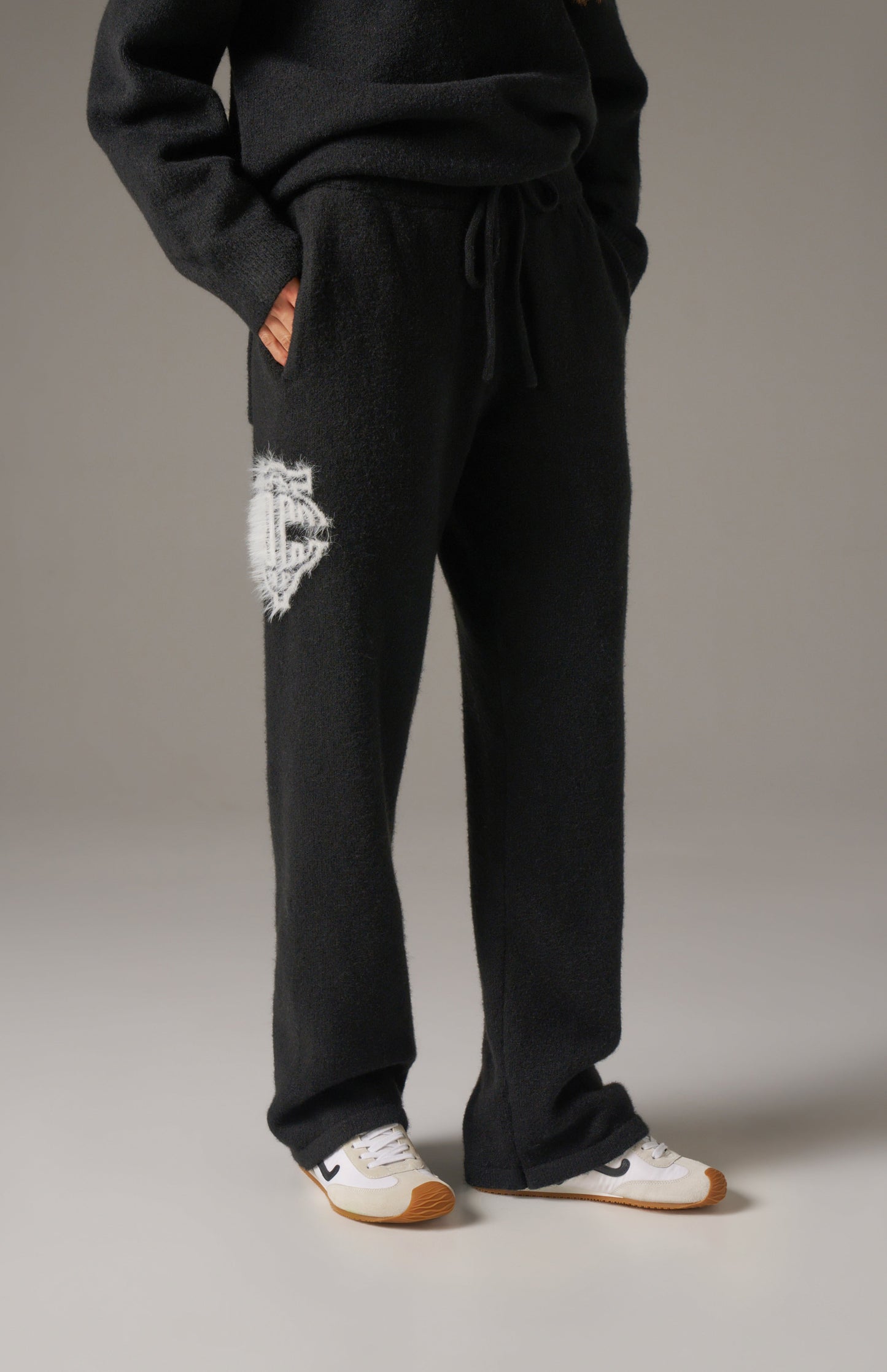MONOGRAM FLUFFY KNIT JOGGERS - BLACK