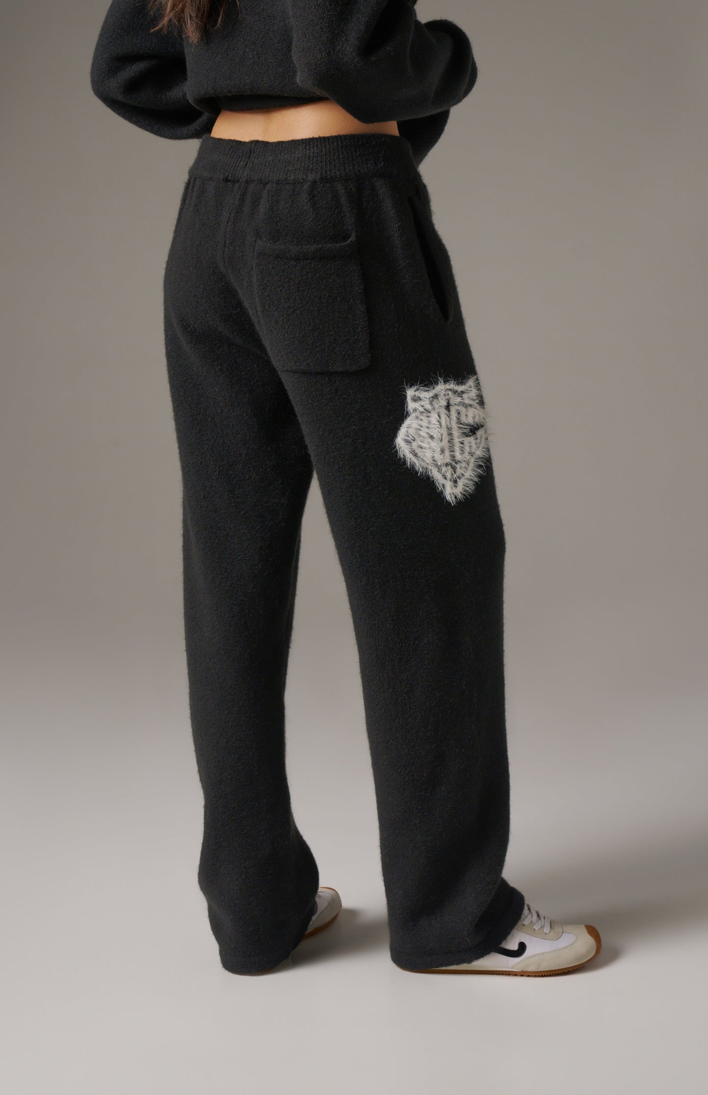 MONOGRAM FLUFFY KNIT JOGGERS - BLACK