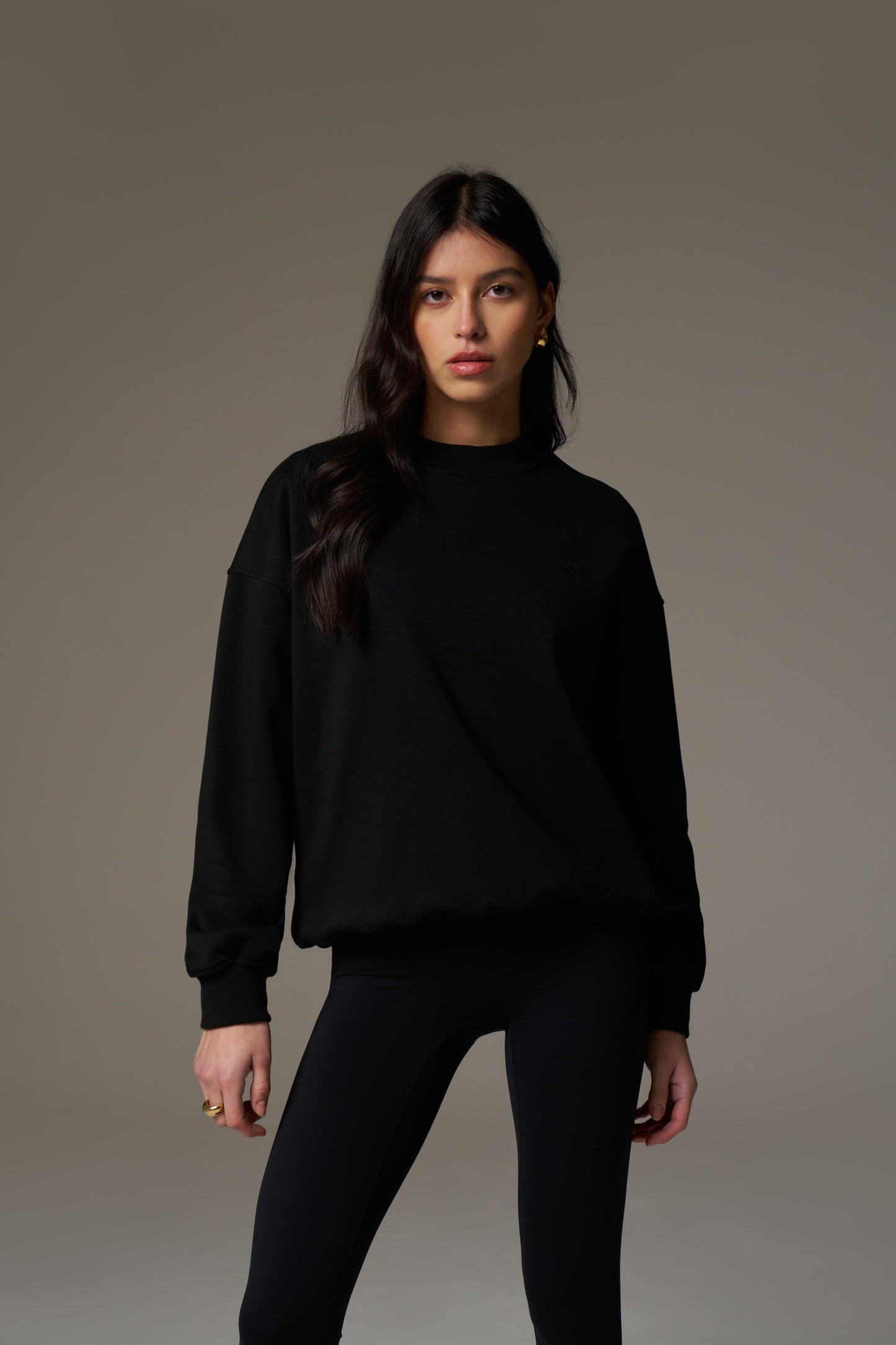 EMBLEM EMBROIDERED SWEATSHIRT - BLACK