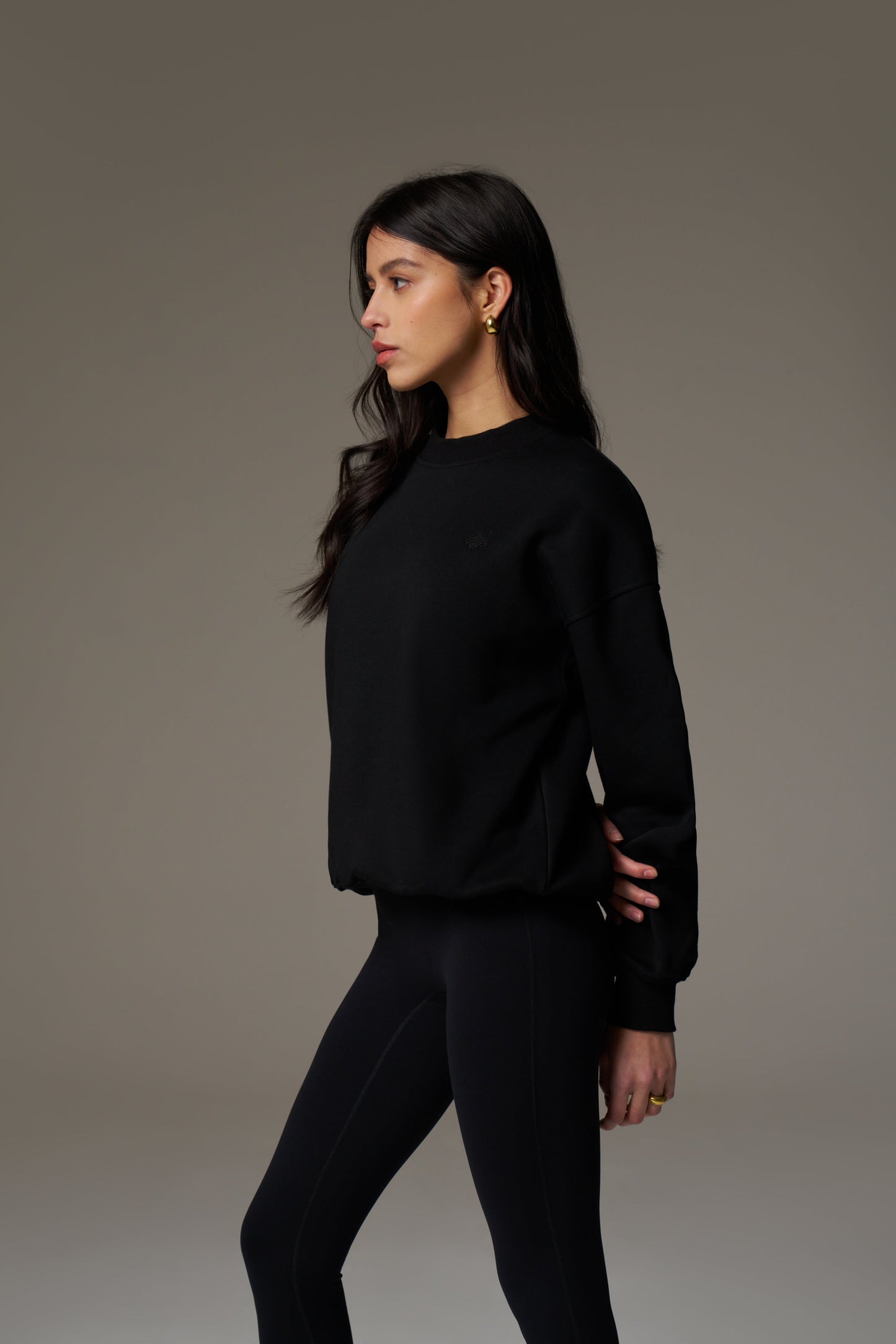 EMBLEM EMBROIDERED SWEATSHIRT - BLACK