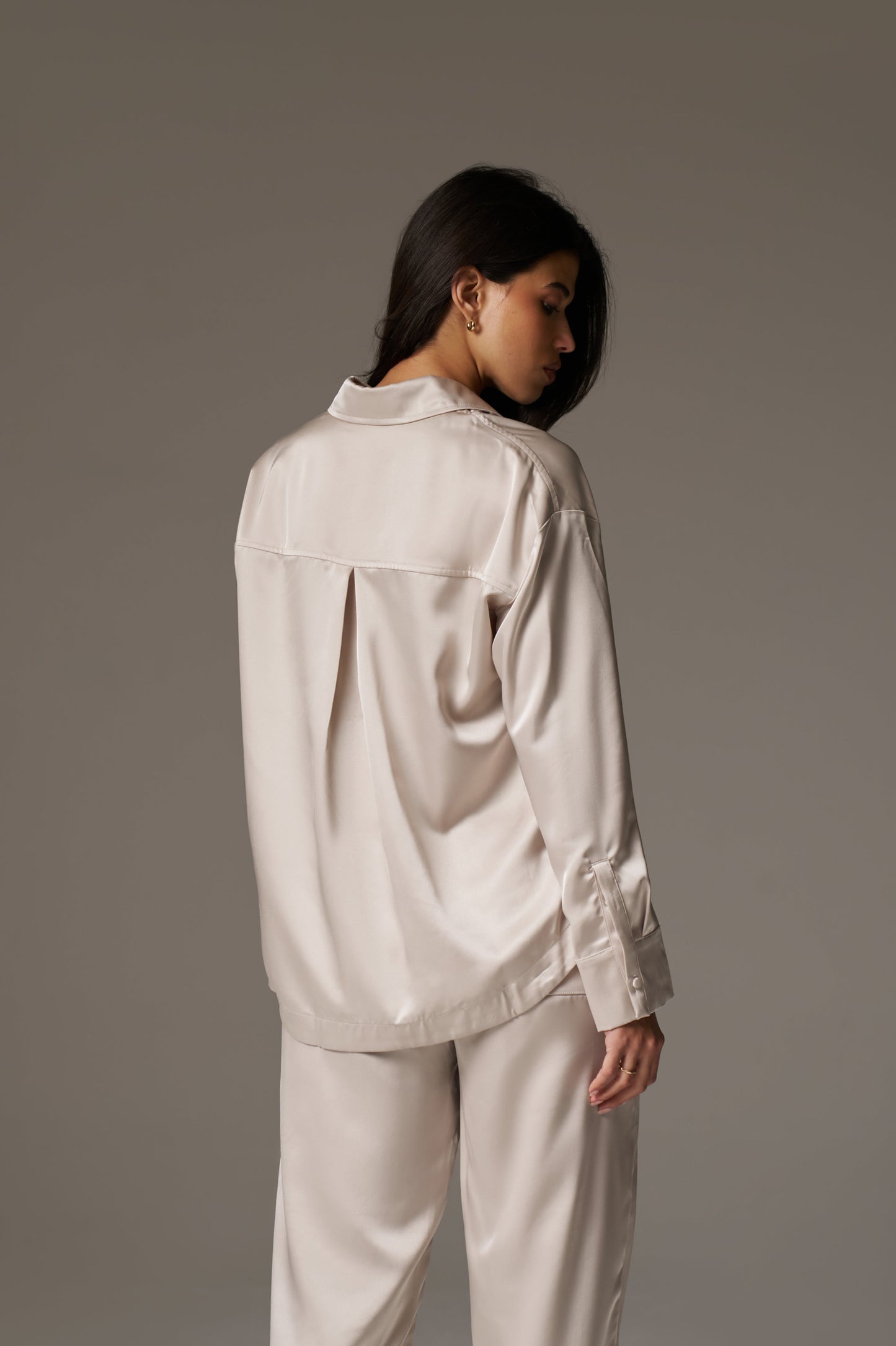 SATIN EMBLEM SHIRT - BEIGE
