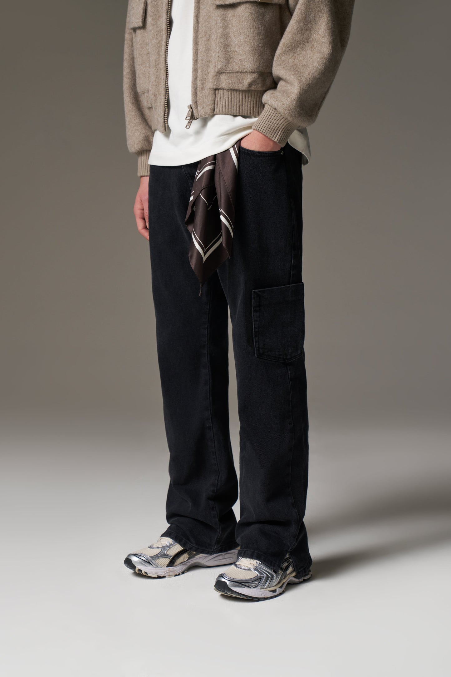 MULTI POCKET WASHED JEAN - BLACK WASH