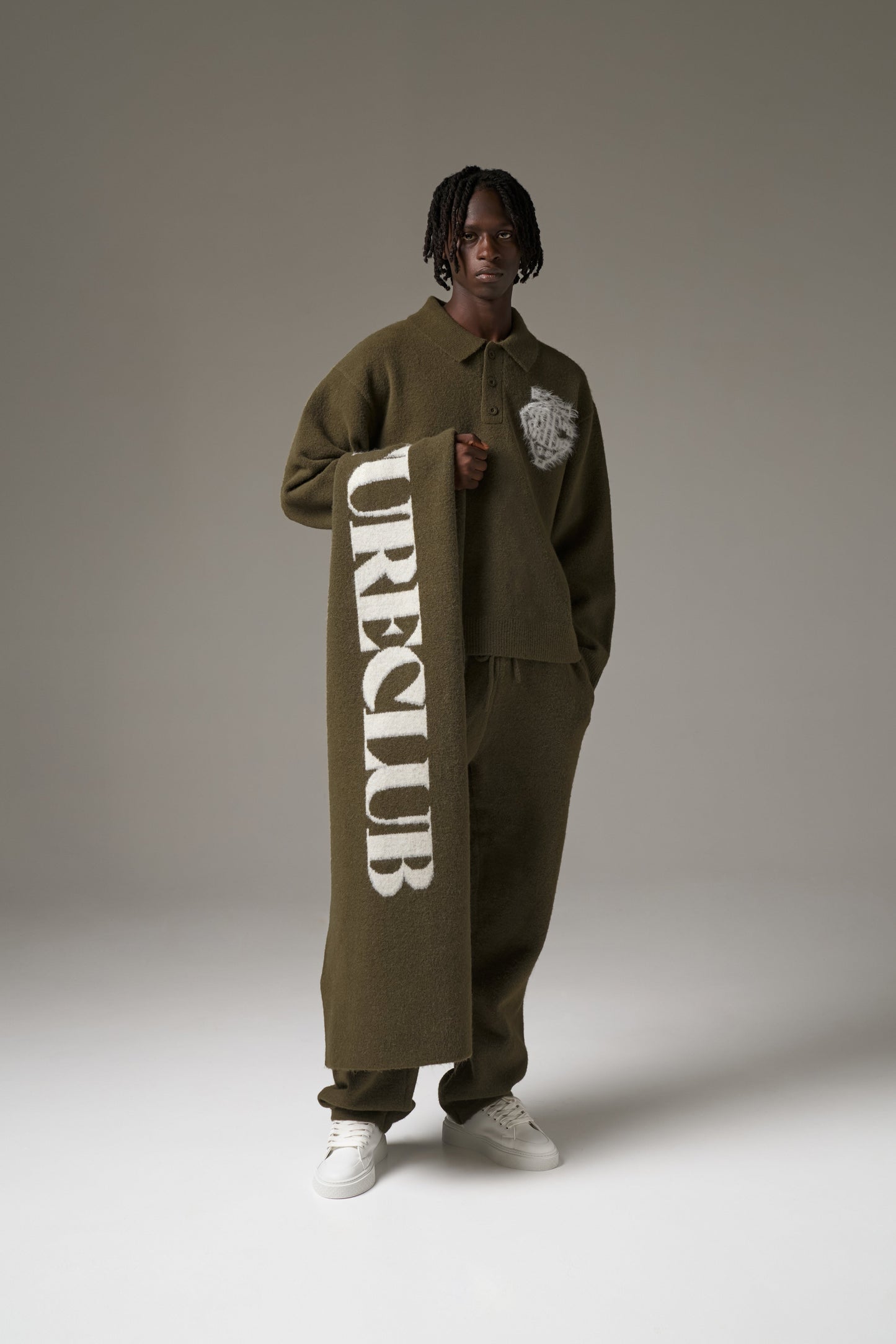 COPYRIGHT KNIT SCARF - KHAKI
