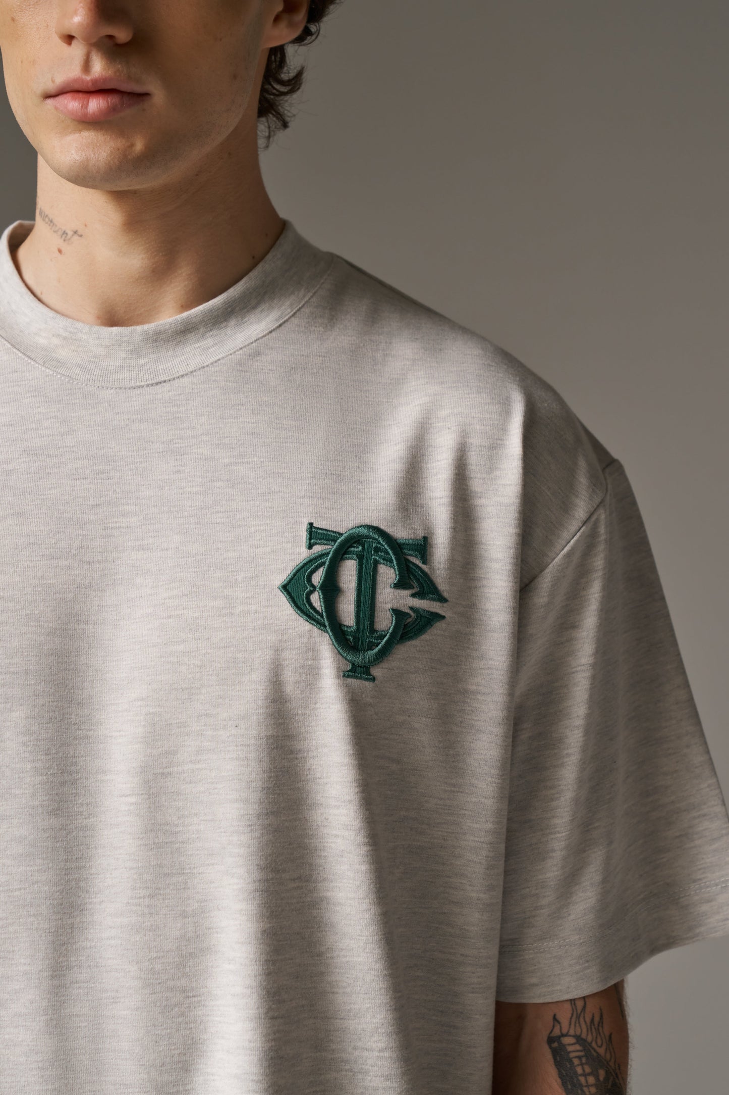MONOGRAM T-SHIRT - GREY MARL