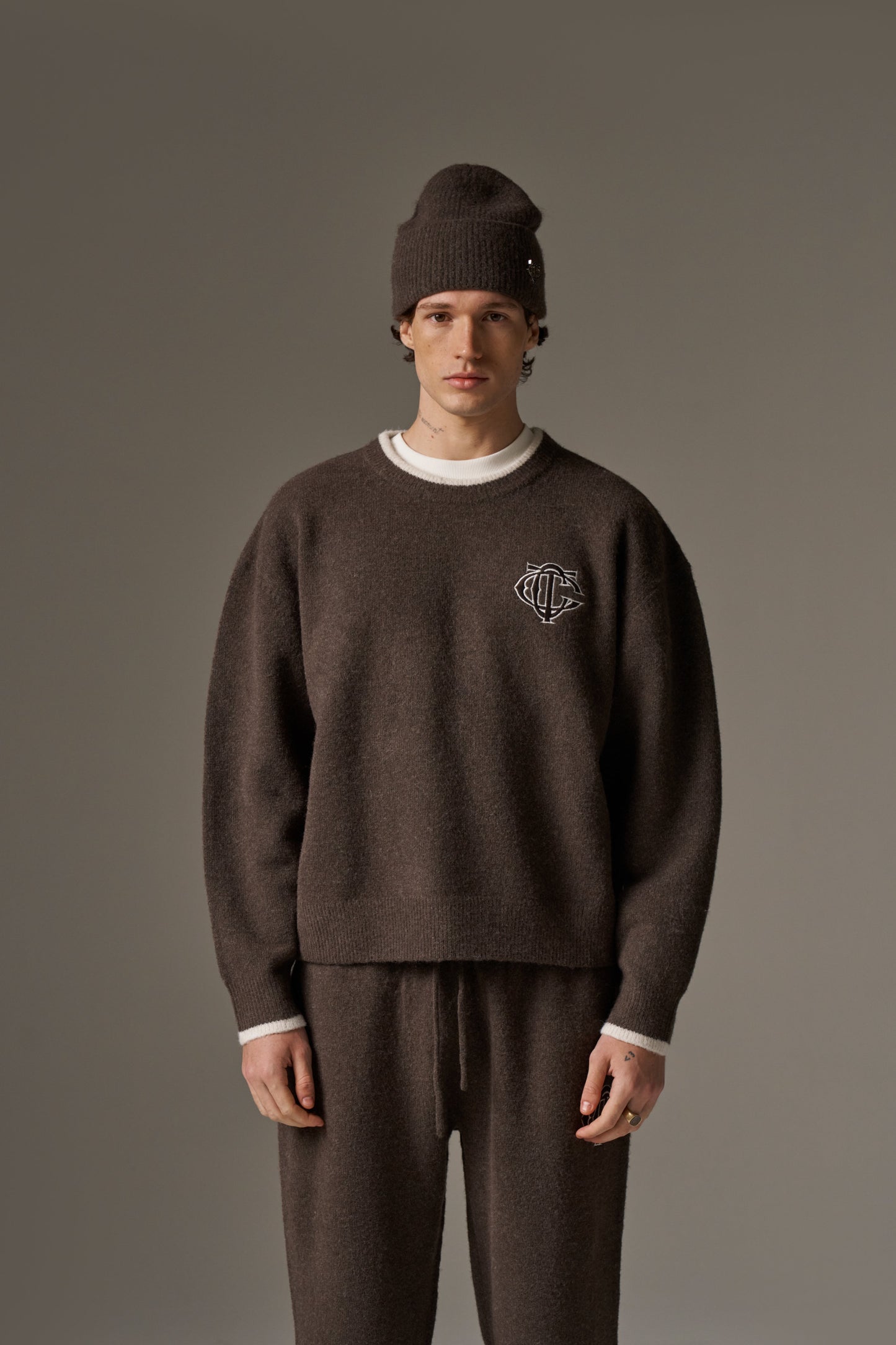 MONOGRAM KNITTED CREW - BROWN