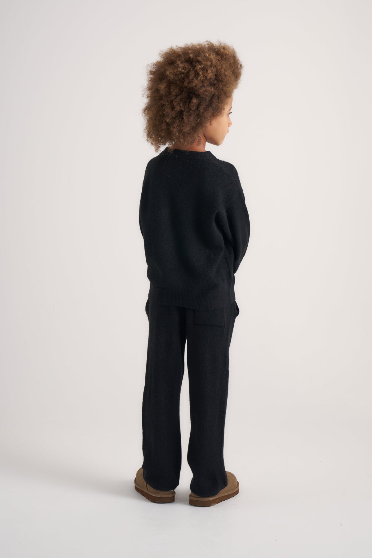 JUNIOR EMBLEM FLUFFY KNIT CREW - BLACK