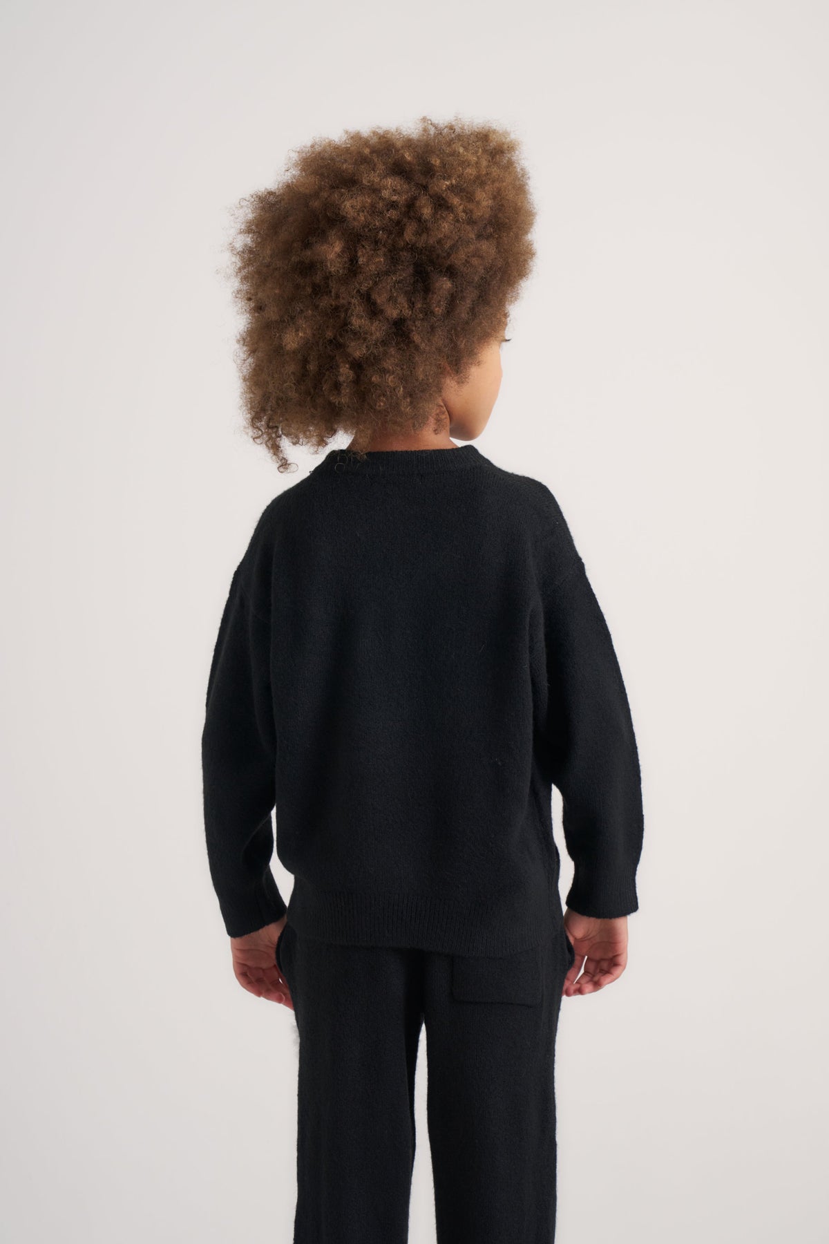 JUNIOR EMBLEM FLUFFY KNIT CREW - BLACK