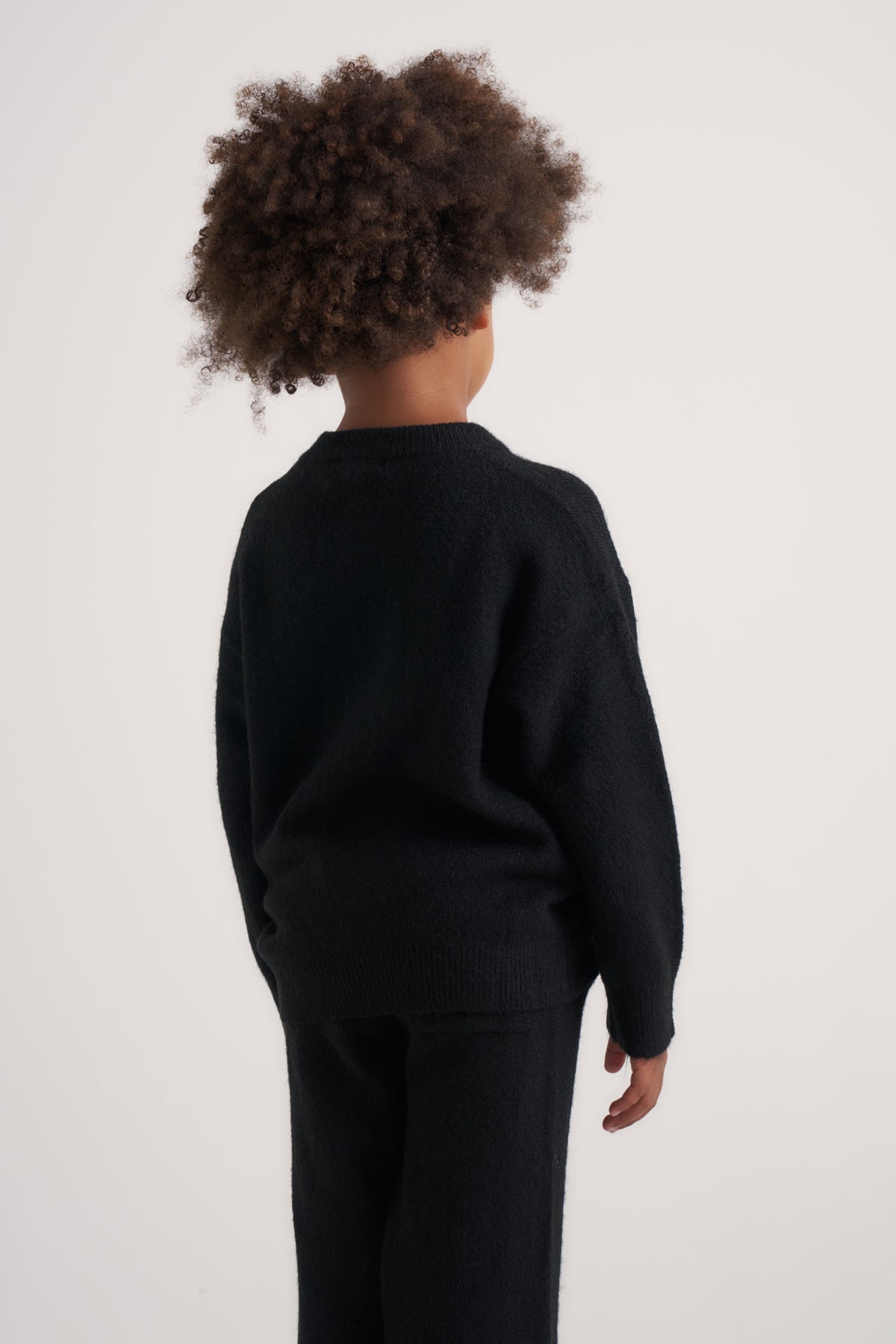KIDS EMBLEM FLUFFY KNIT CREW - BLACK