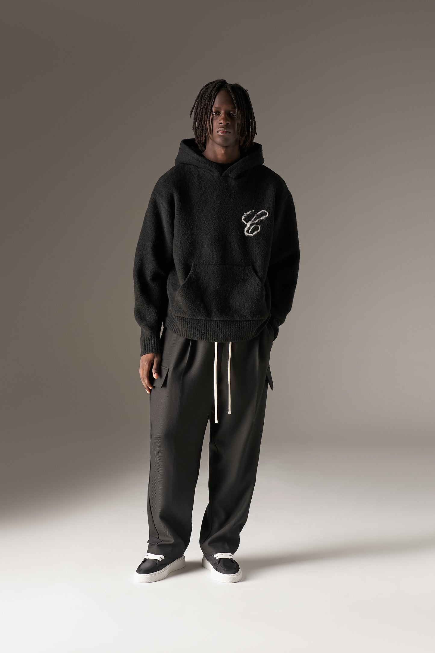 SCRIPT LOGO GRAPHIC KNITTED HOODIE - BLACK