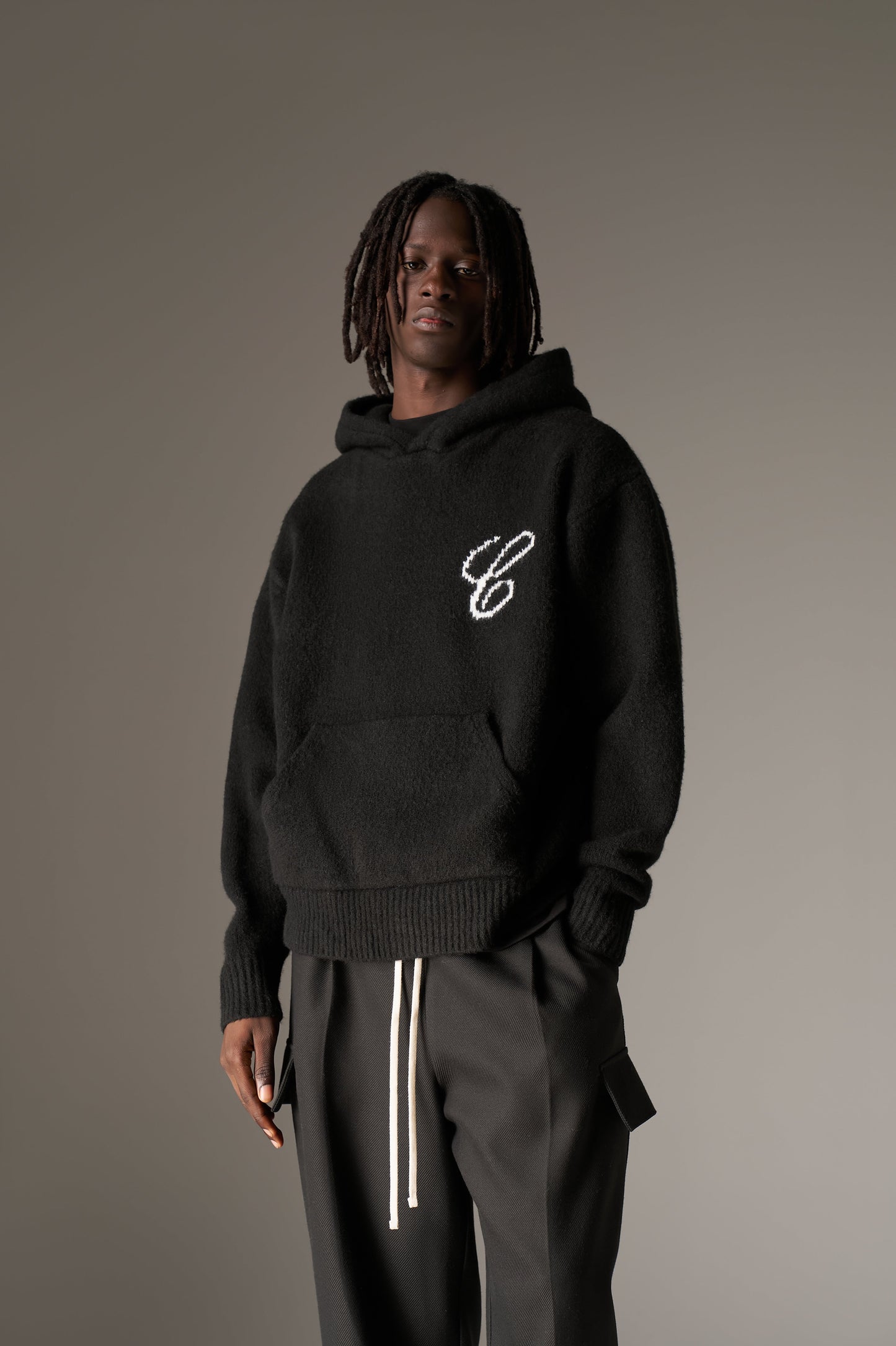 SCRIPT LOGO GRAPHIC KNITTED HOODIE - BLACK