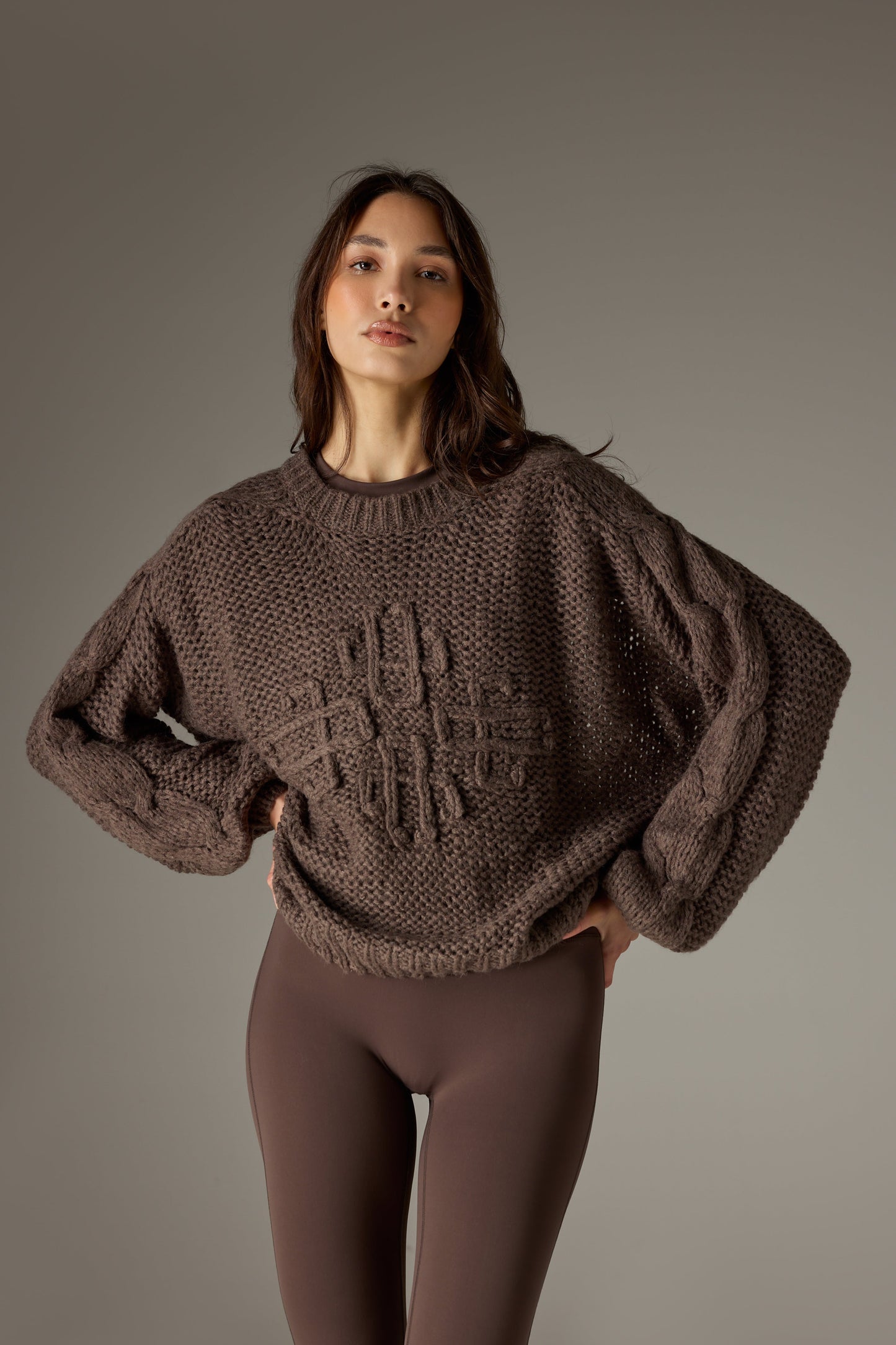 EMBLEM OVERSIZED KNIT JUMPER - COCOA
