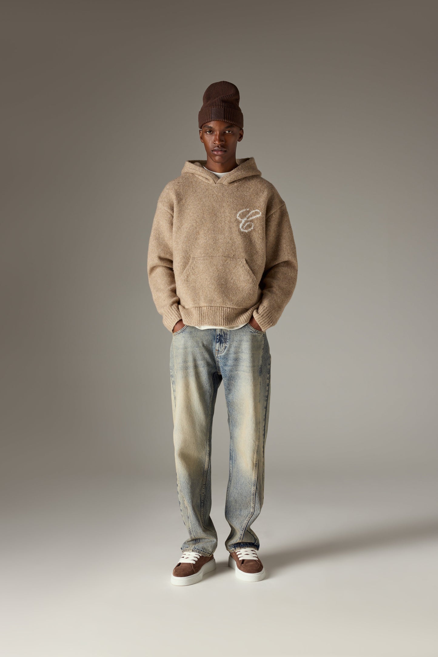 SCRIPT LOGO GRAPHIC KNITTED HOODIE - BEIGE