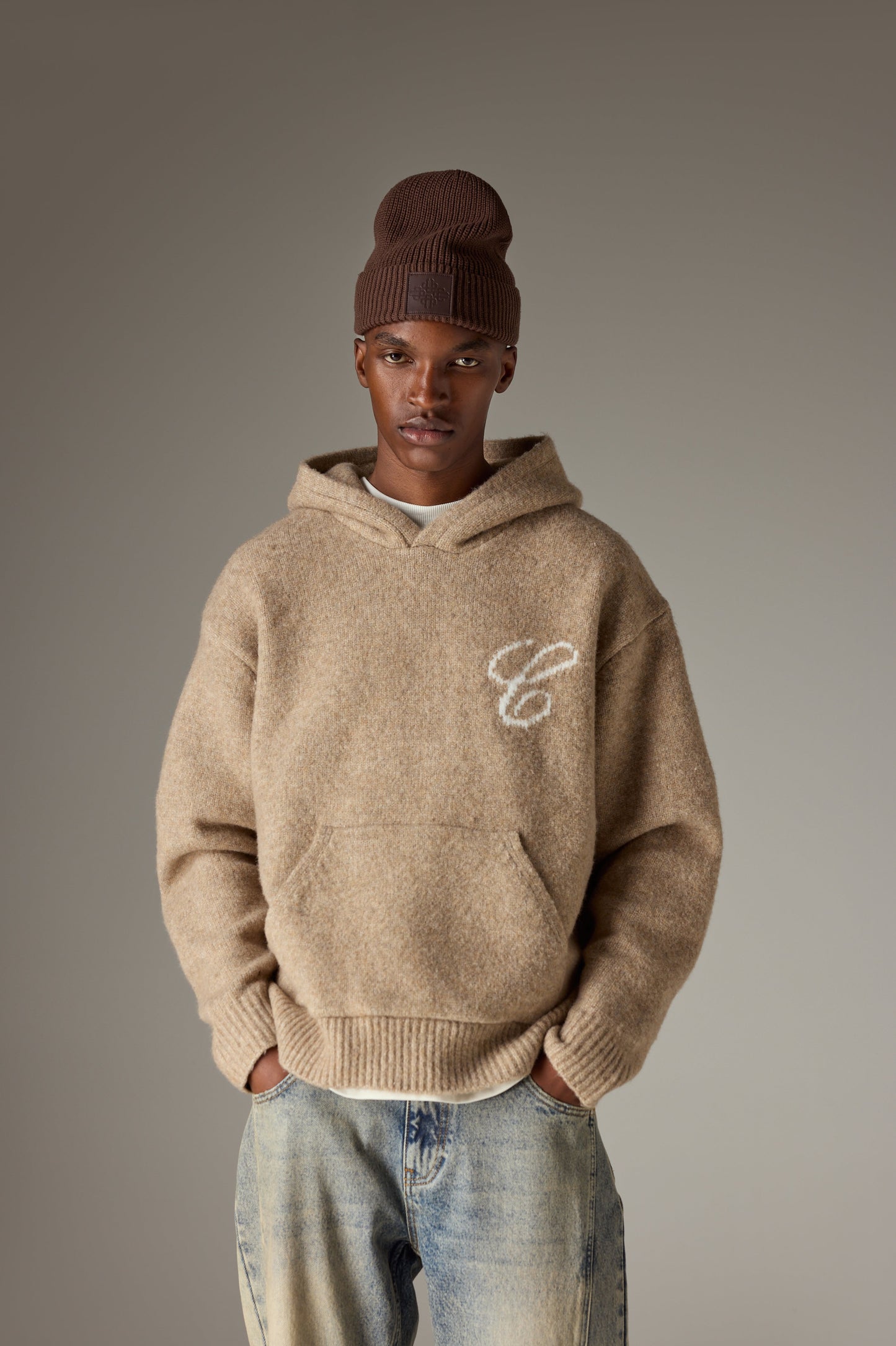 SCRIPT LOGO GRAPHIC KNITTED HOODIE - BEIGE