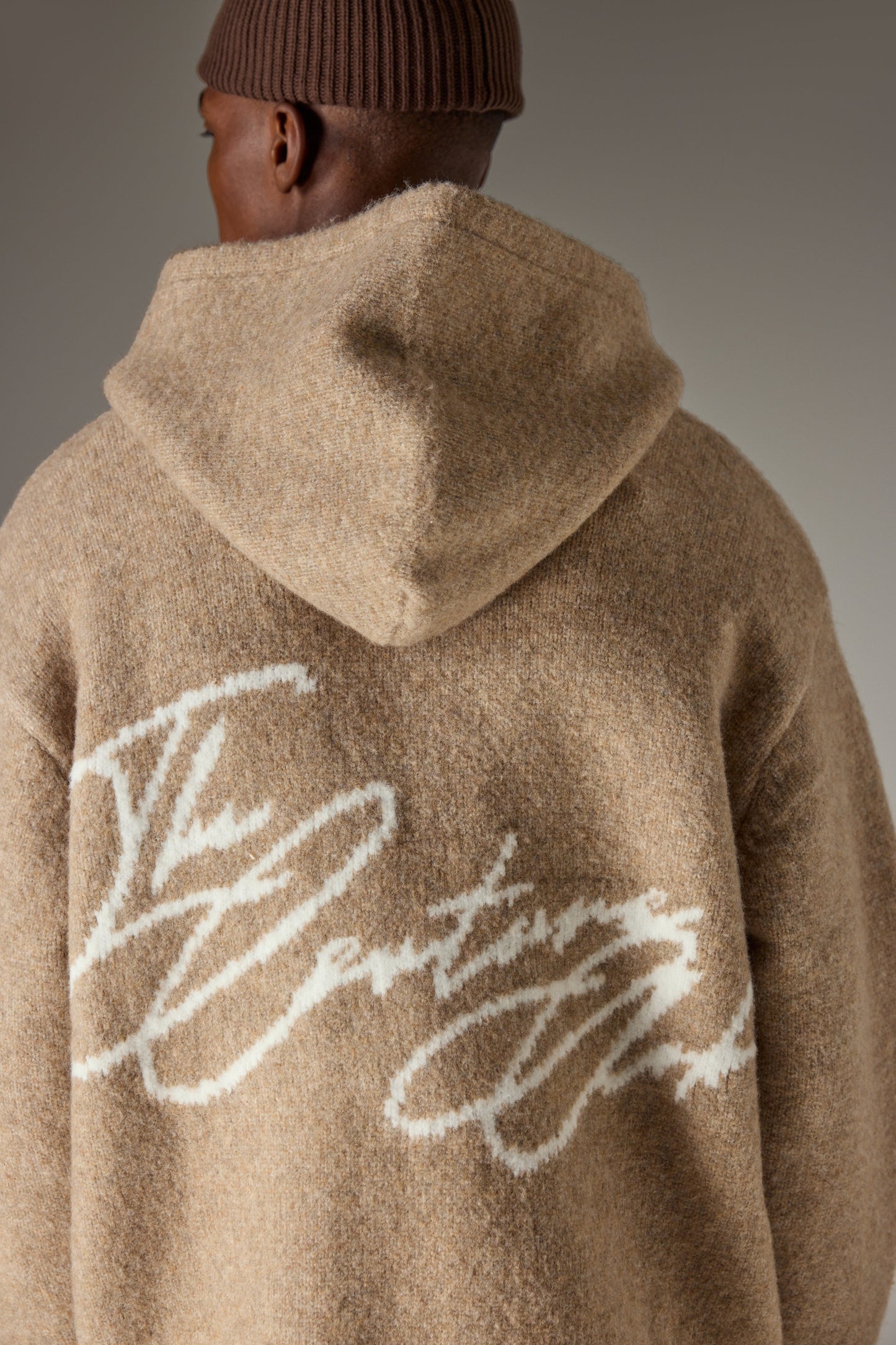 SCRIPT LOGO GRAPHIC KNITTED HOODIE - BEIGE