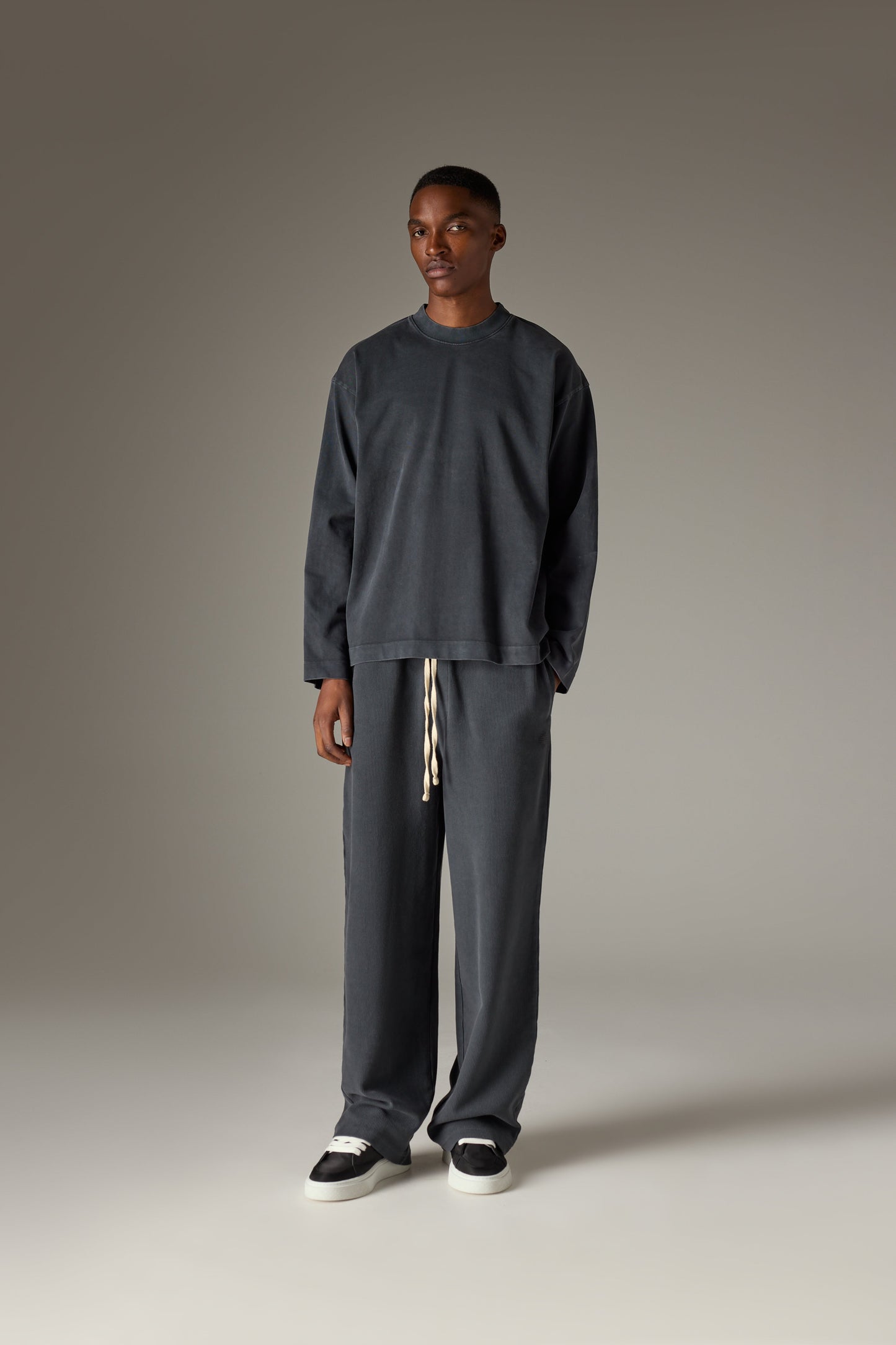 WASHED LONG SLEEVE T-SHIRT - WASHED BLACK