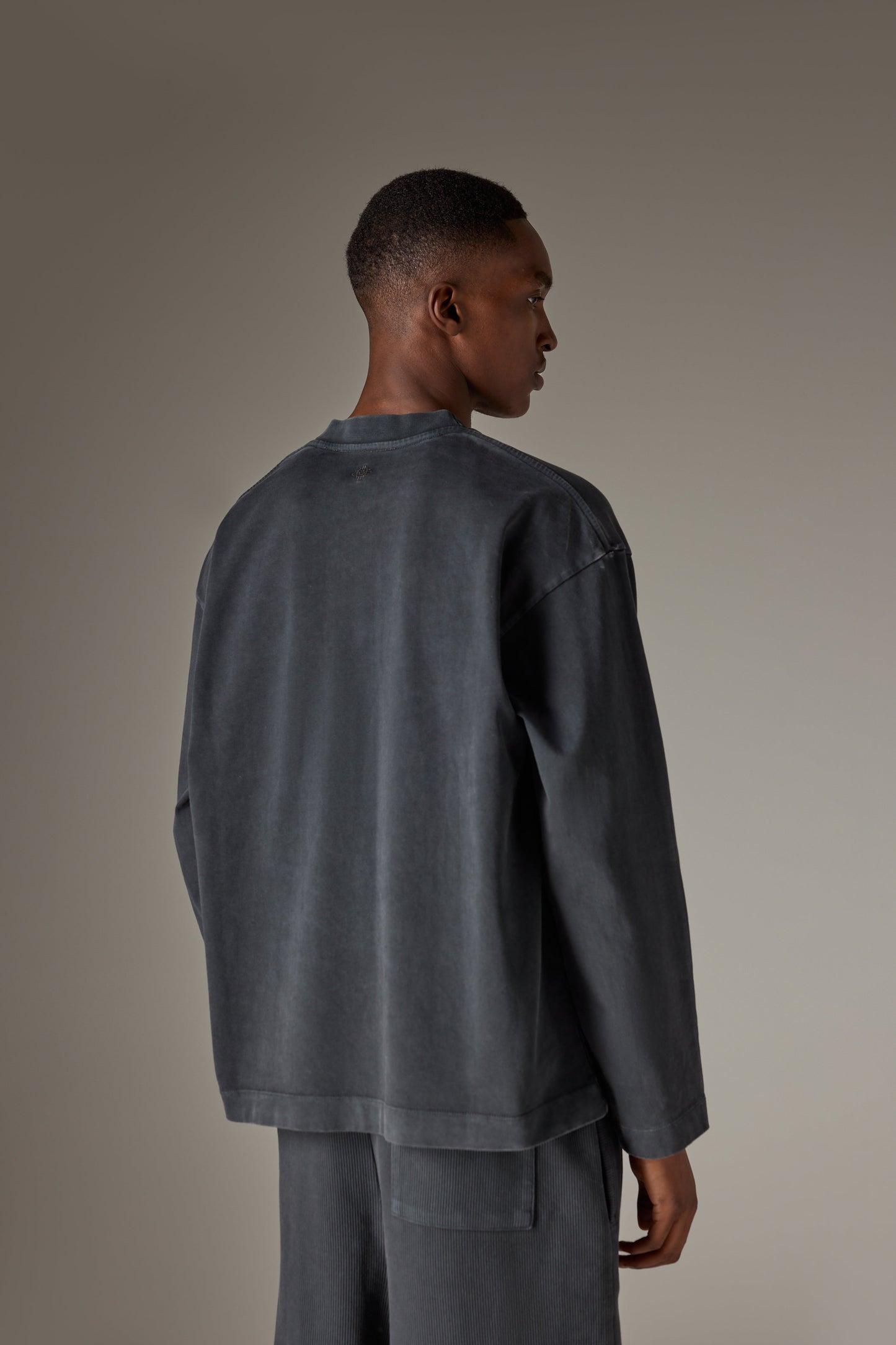 WASHED LONG SLEEVE T-SHIRT - WASHED BLACK