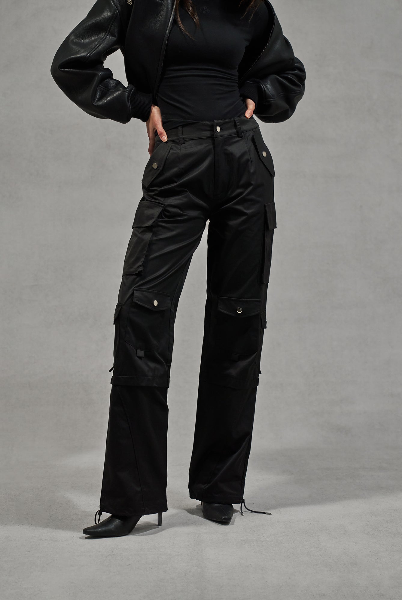 OVERSIZED TIE HEM CARGO PANTS - BLACK