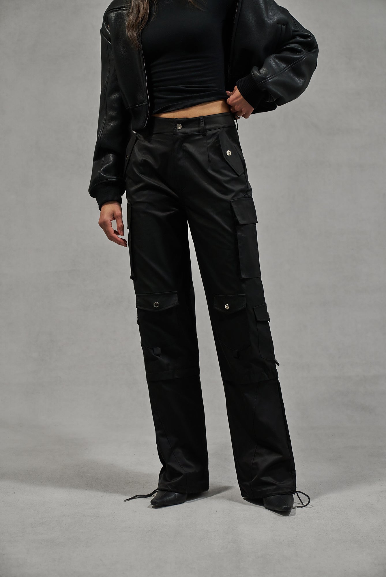 OVERSIZED TIE HEM CARGO PANTS - BLACK
