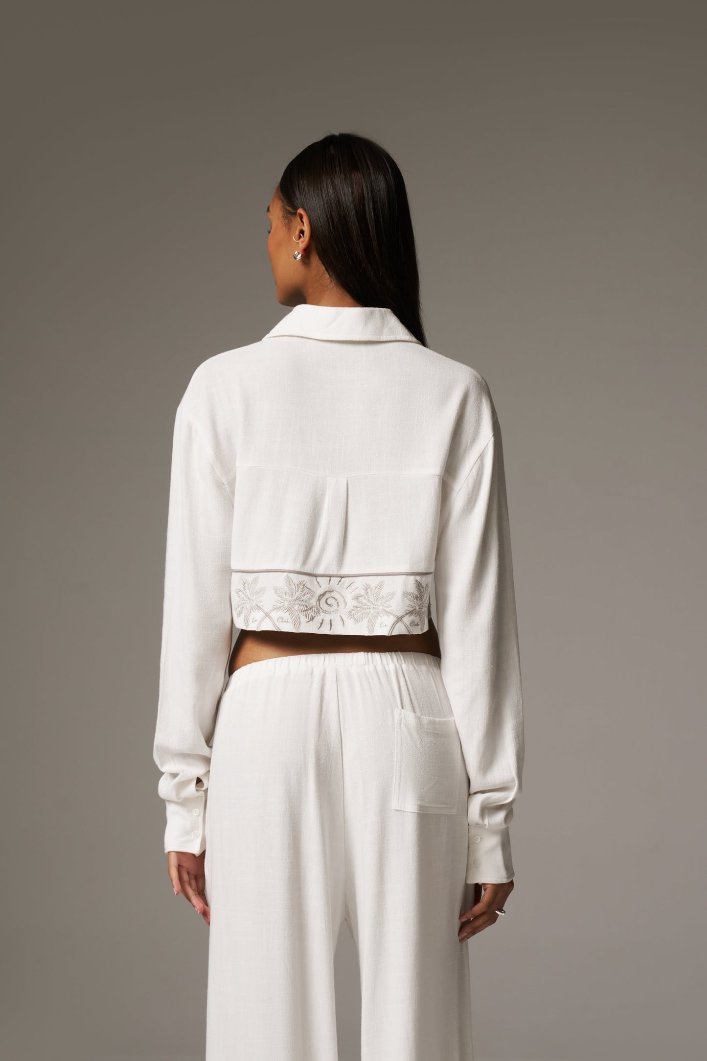 PALM EMBROIDERED CROPPED SHIRT - OFF WHITE