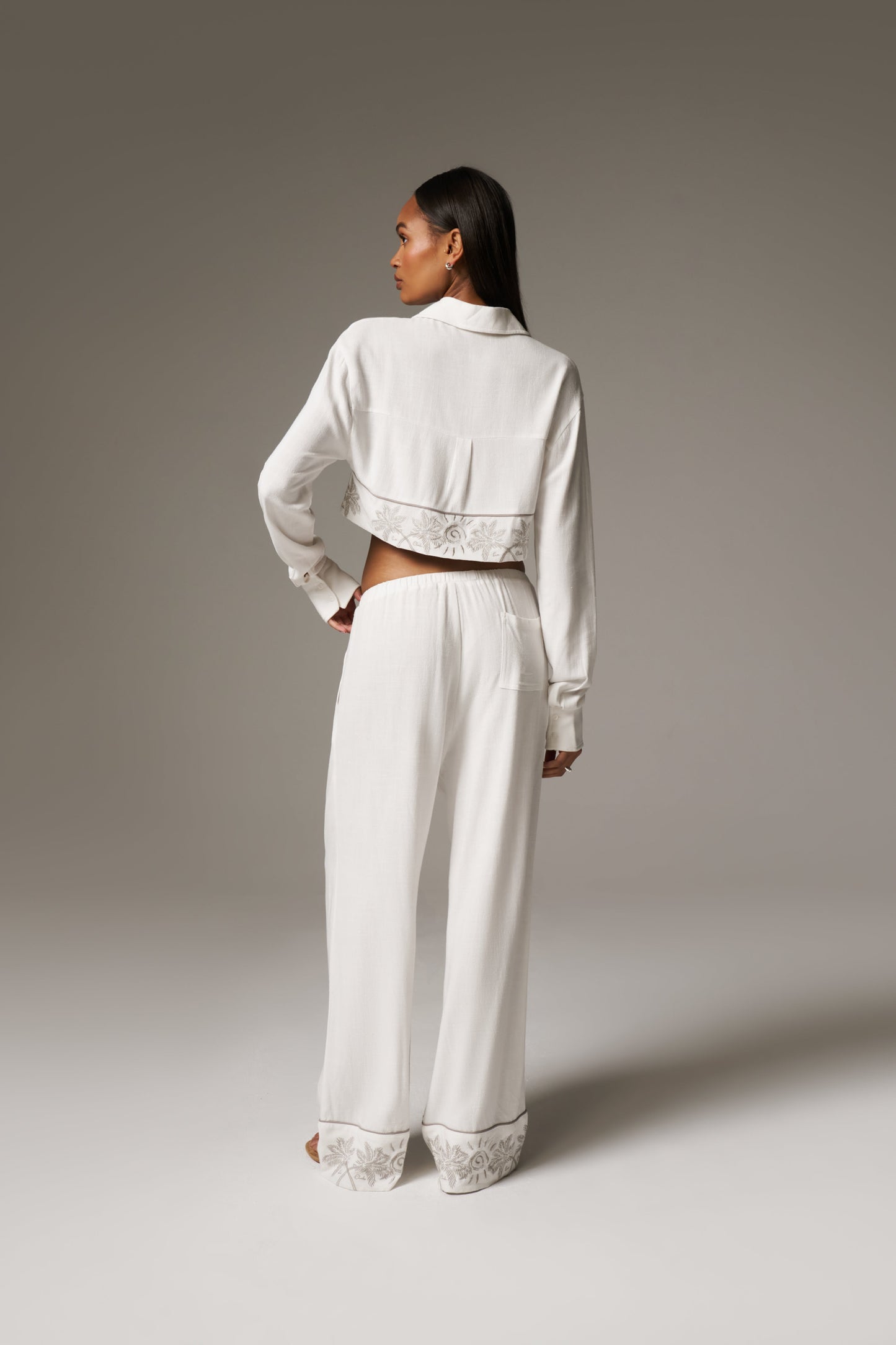 PALM EMBROIDERED CROPPED SHIRT - OFF WHITE